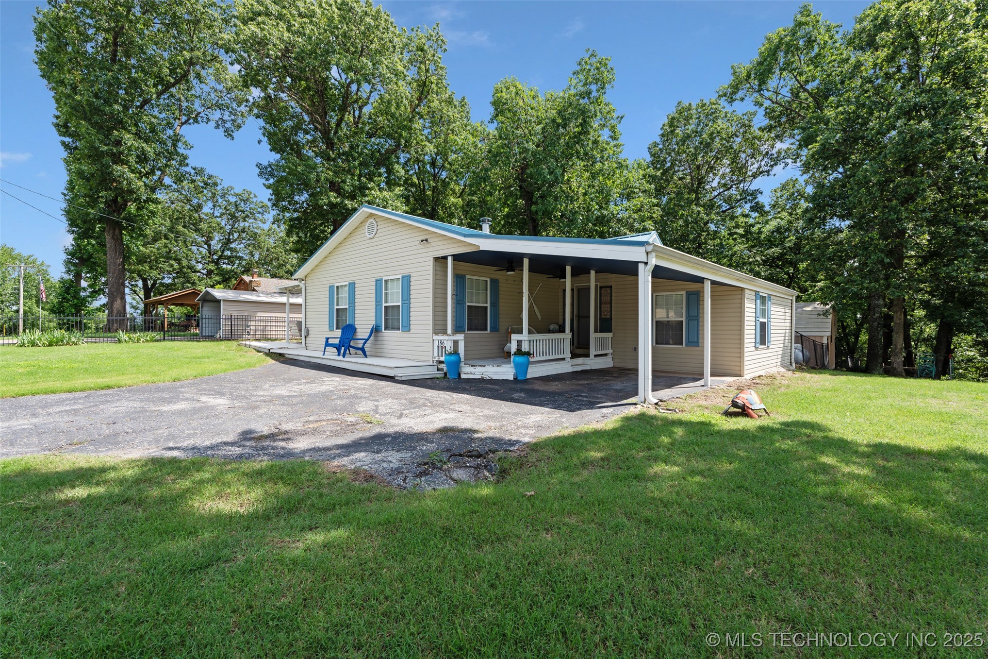 186 Skyline Drive Property Photo 1