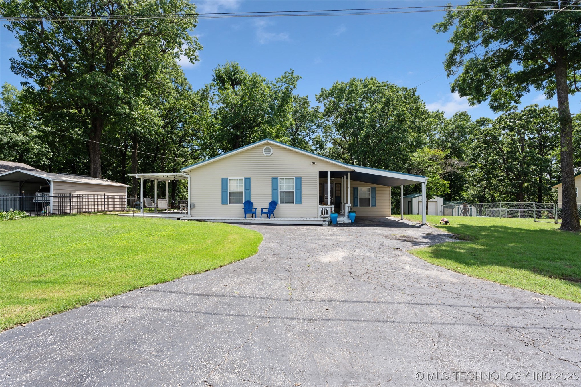 186 Skyline Drive Property Photo 3