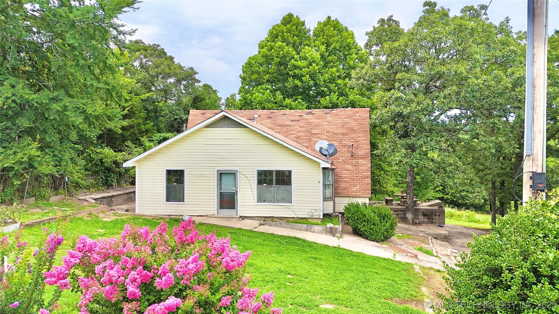 30813 W Beaver Mountain Road Property Photo 2