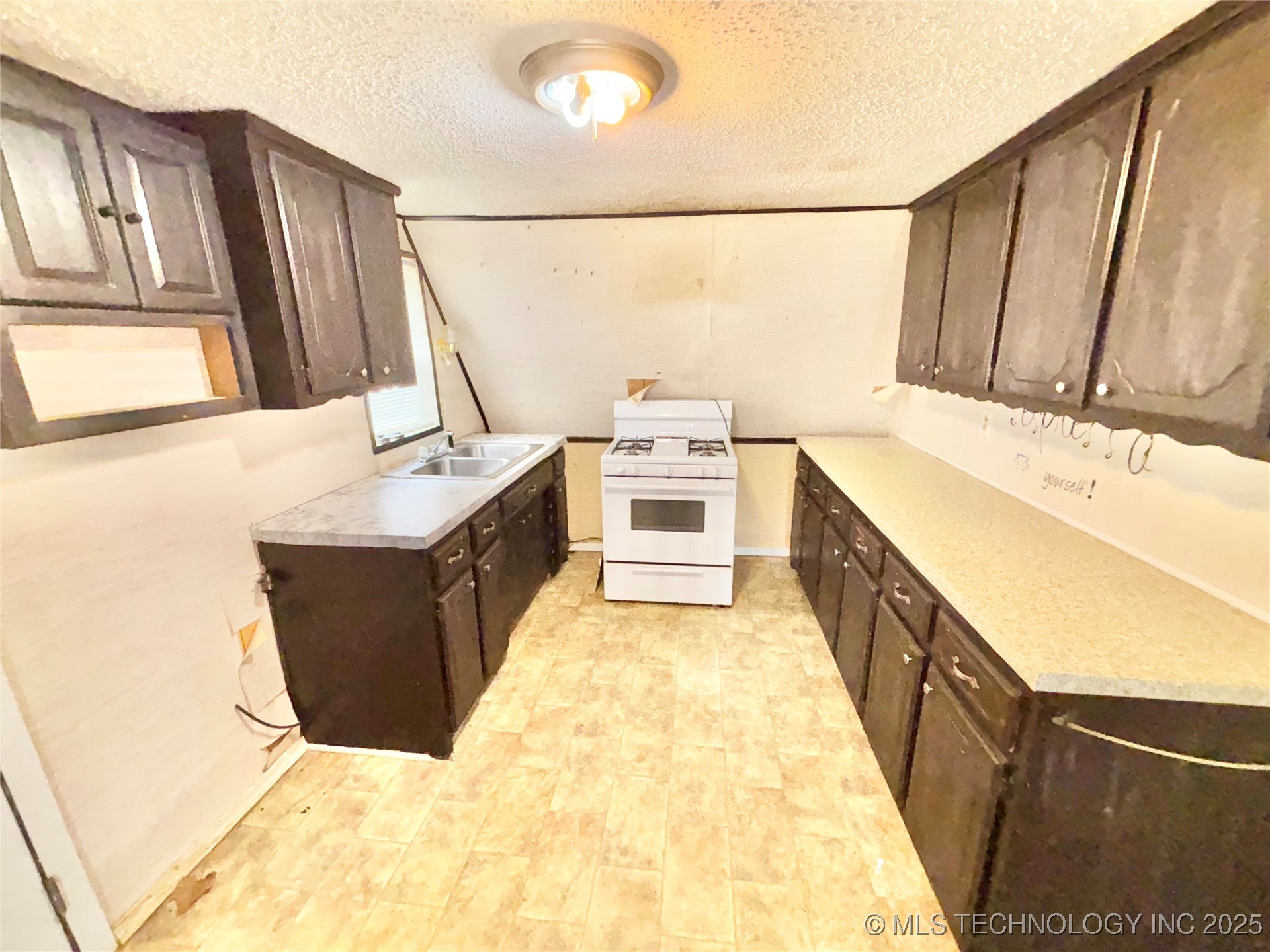 30813 W Beaver Mountain Road Property Photo 6