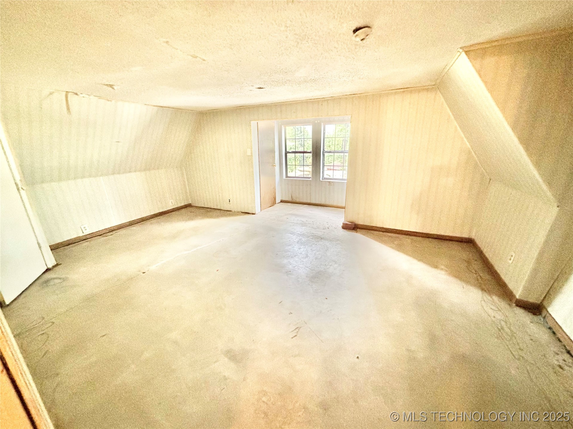 30813 W Beaver Mountain Road Property Photo 9