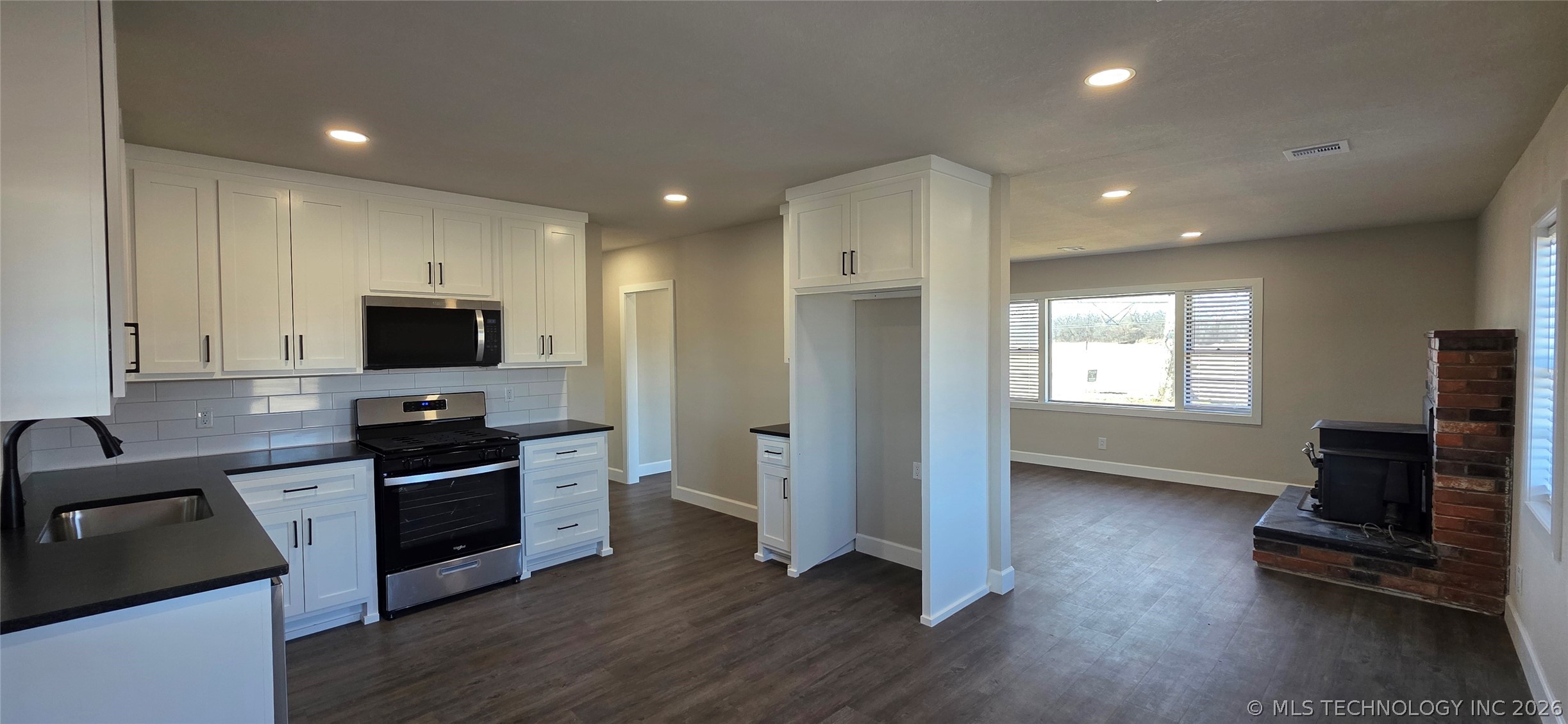 14505 S 145th East Avenue Property Photo 2