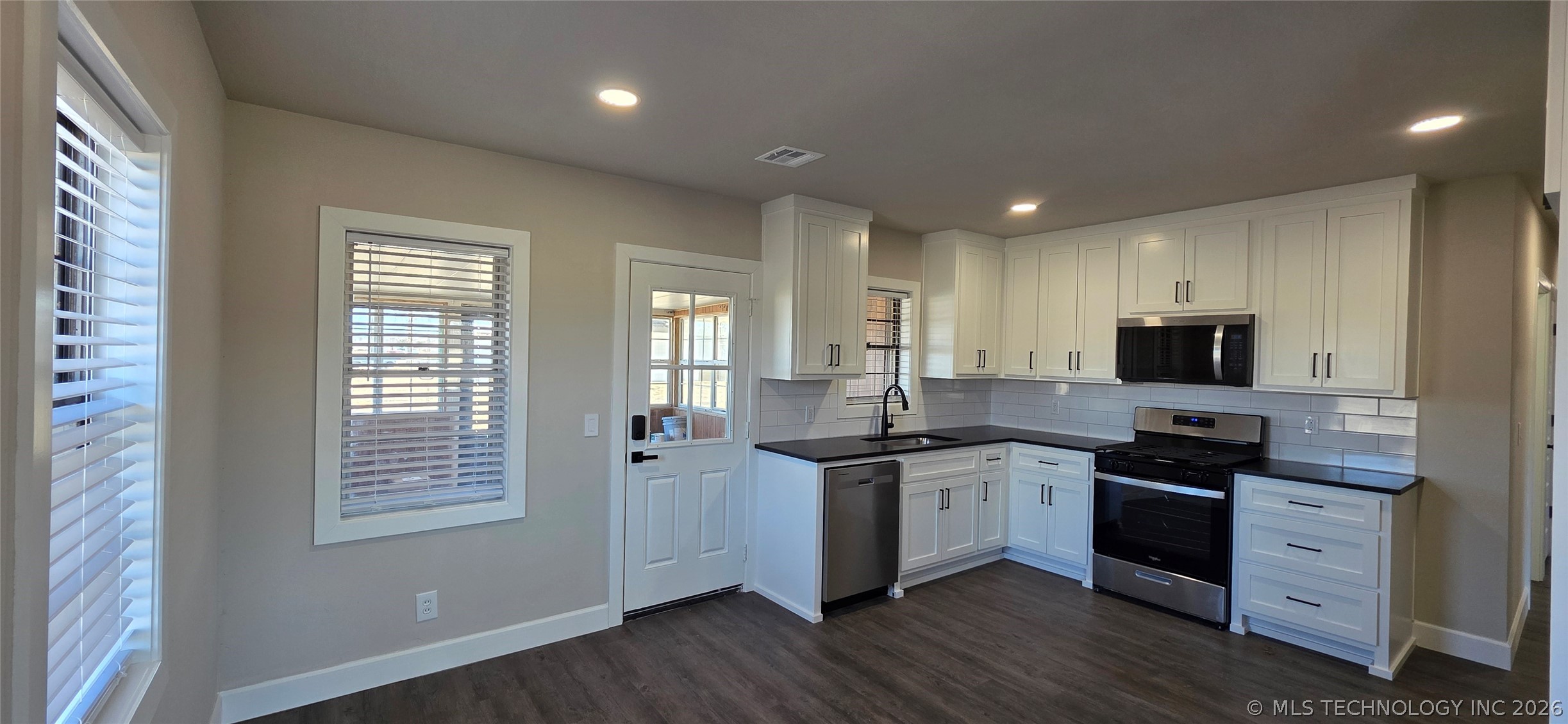 14505 S 145th East Avenue Property Photo 3