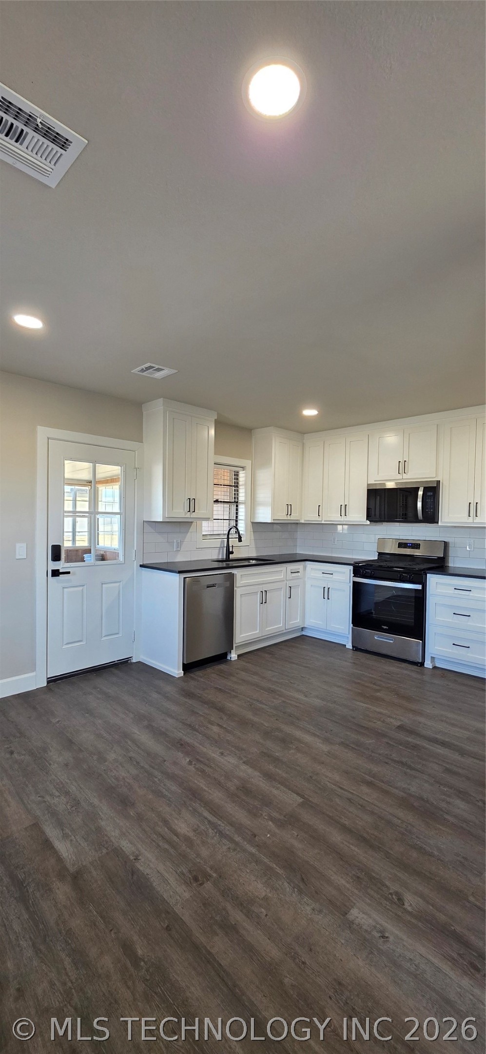 14505 S 145th East Avenue Property Photo 5