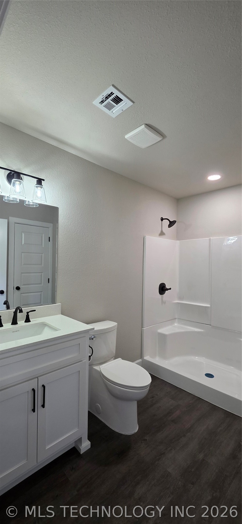 14505 S 145th East Avenue Property Photo 9