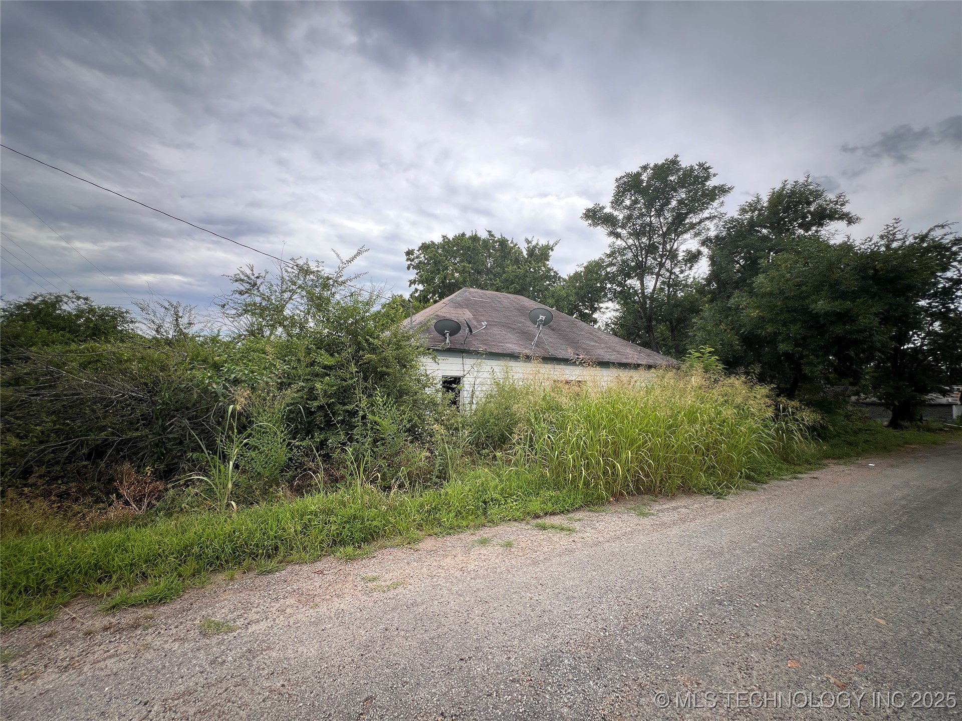 108 Howell Property Photo 2