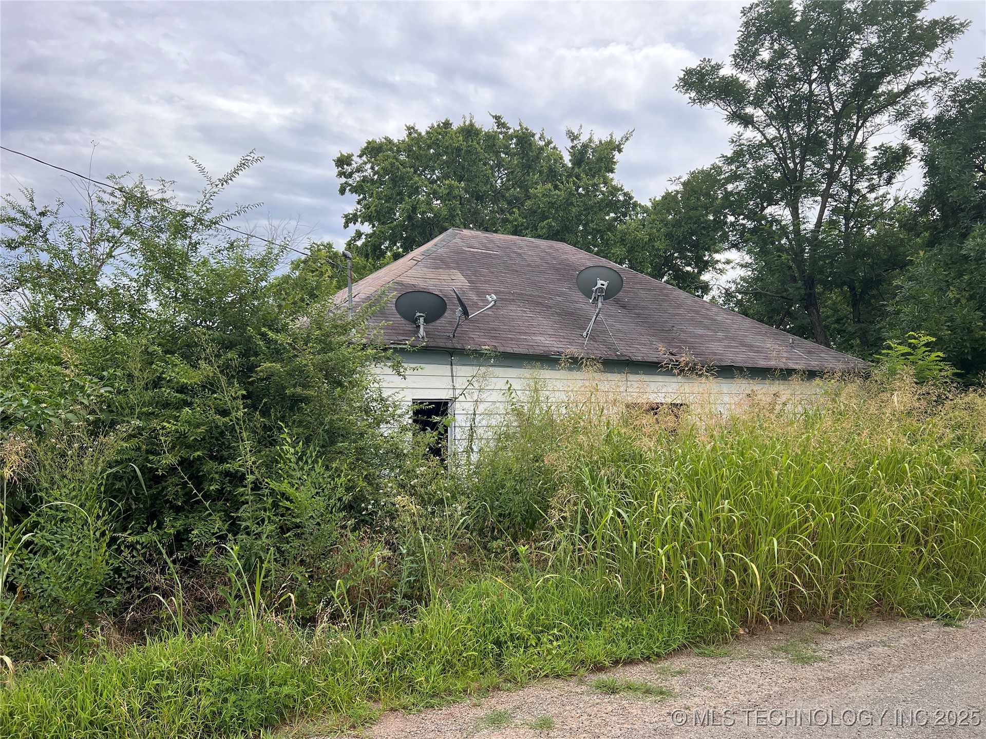 108 Howell Property Photo 3