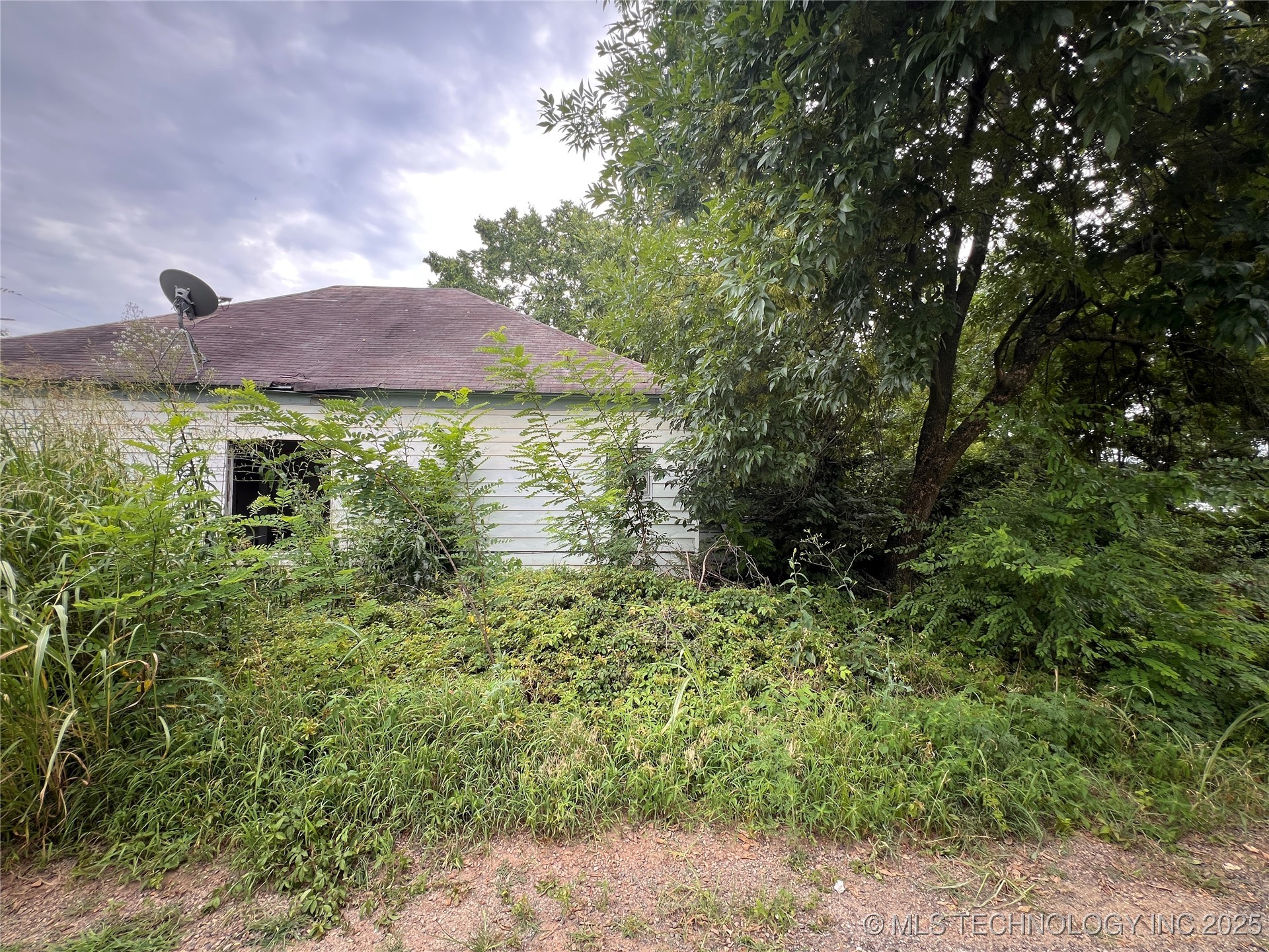 108 Howell Property Photo 5