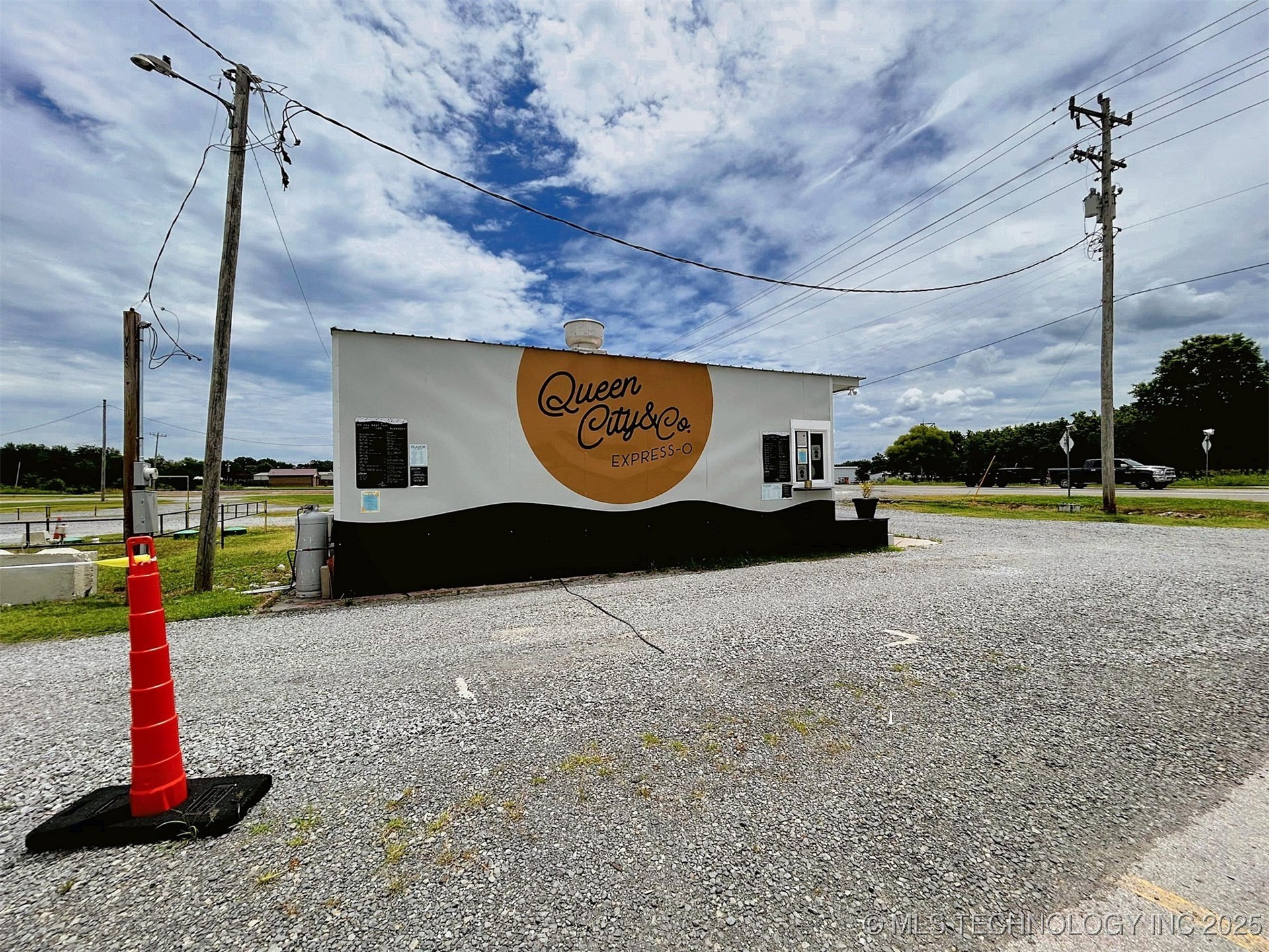 120 W Peak Boulevard Property Photo 6