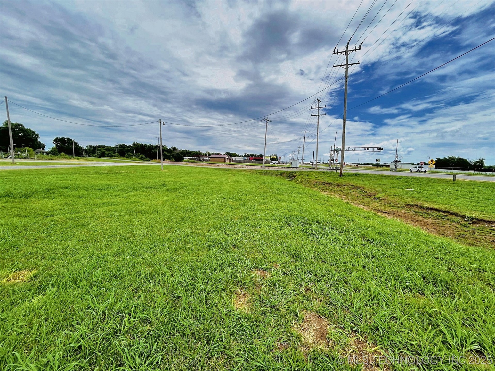 120 W Peak Boulevard Property Photo 9