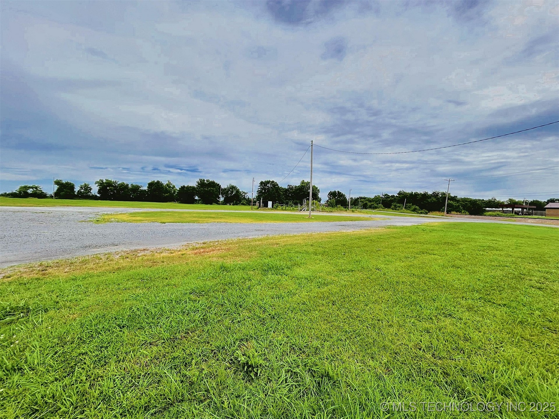 120 W Peak Boulevard Property Photo 11