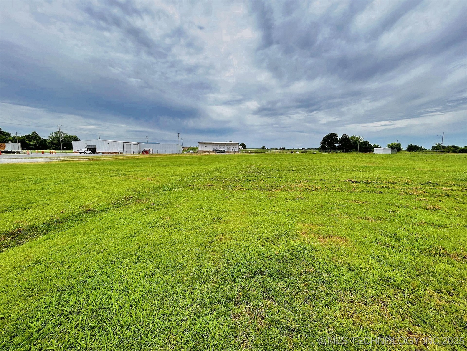 120 W Peak Boulevard Property Photo 17