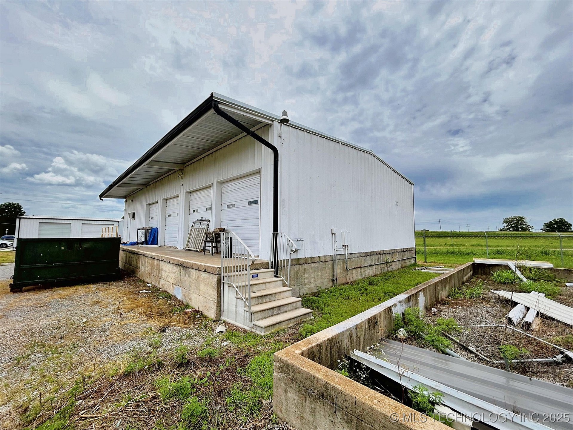 120 W Peak Boulevard Property Photo 27