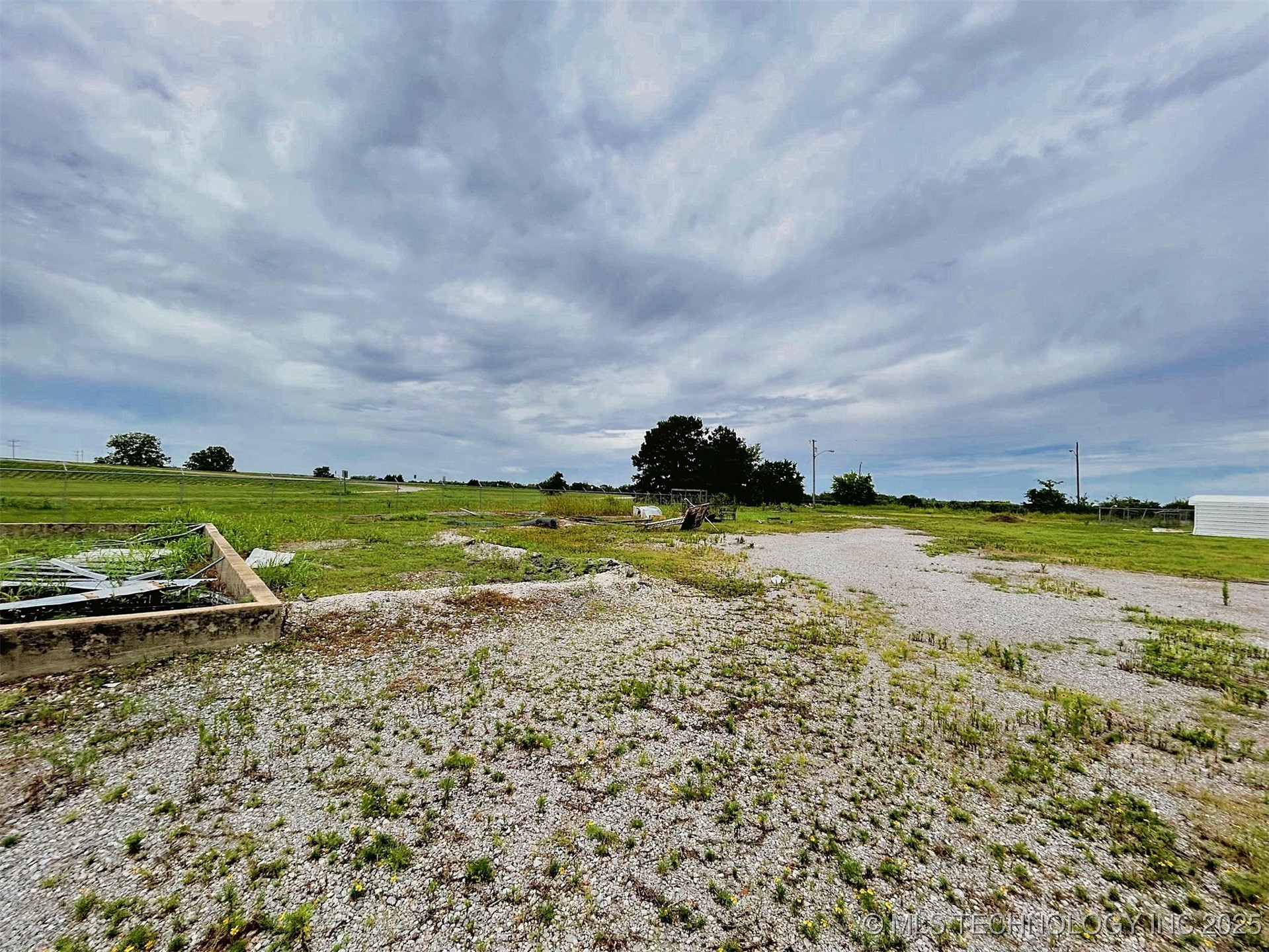 120 W Peak Boulevard Property Photo 28