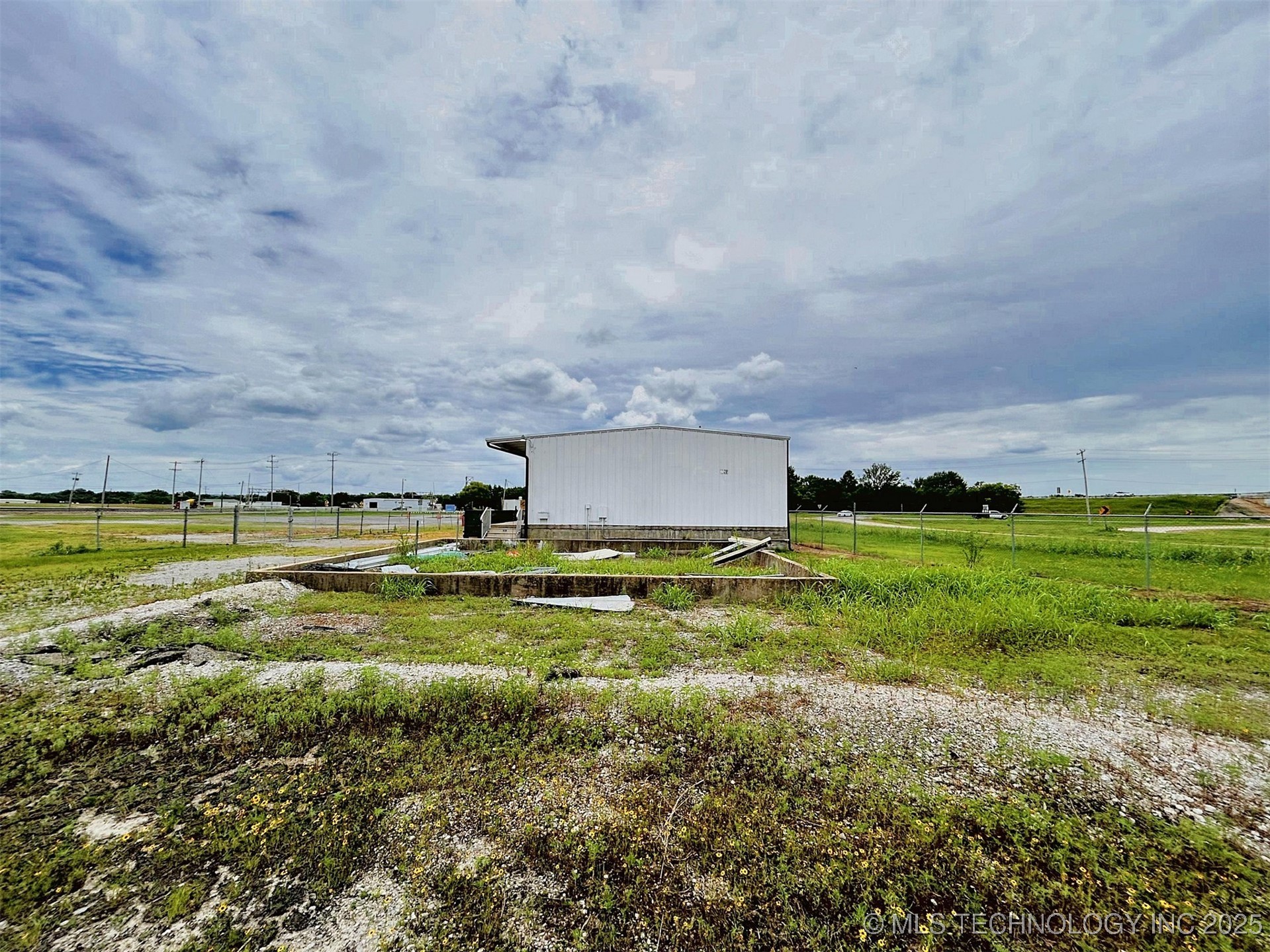 120 W Peak Boulevard Property Photo 36