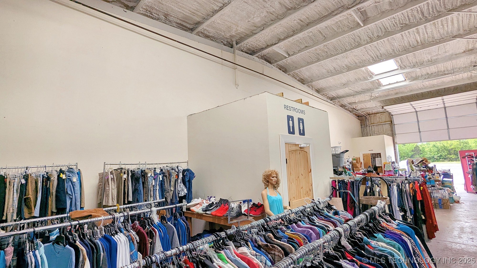 120 W Peak Boulevard Property Photo 38