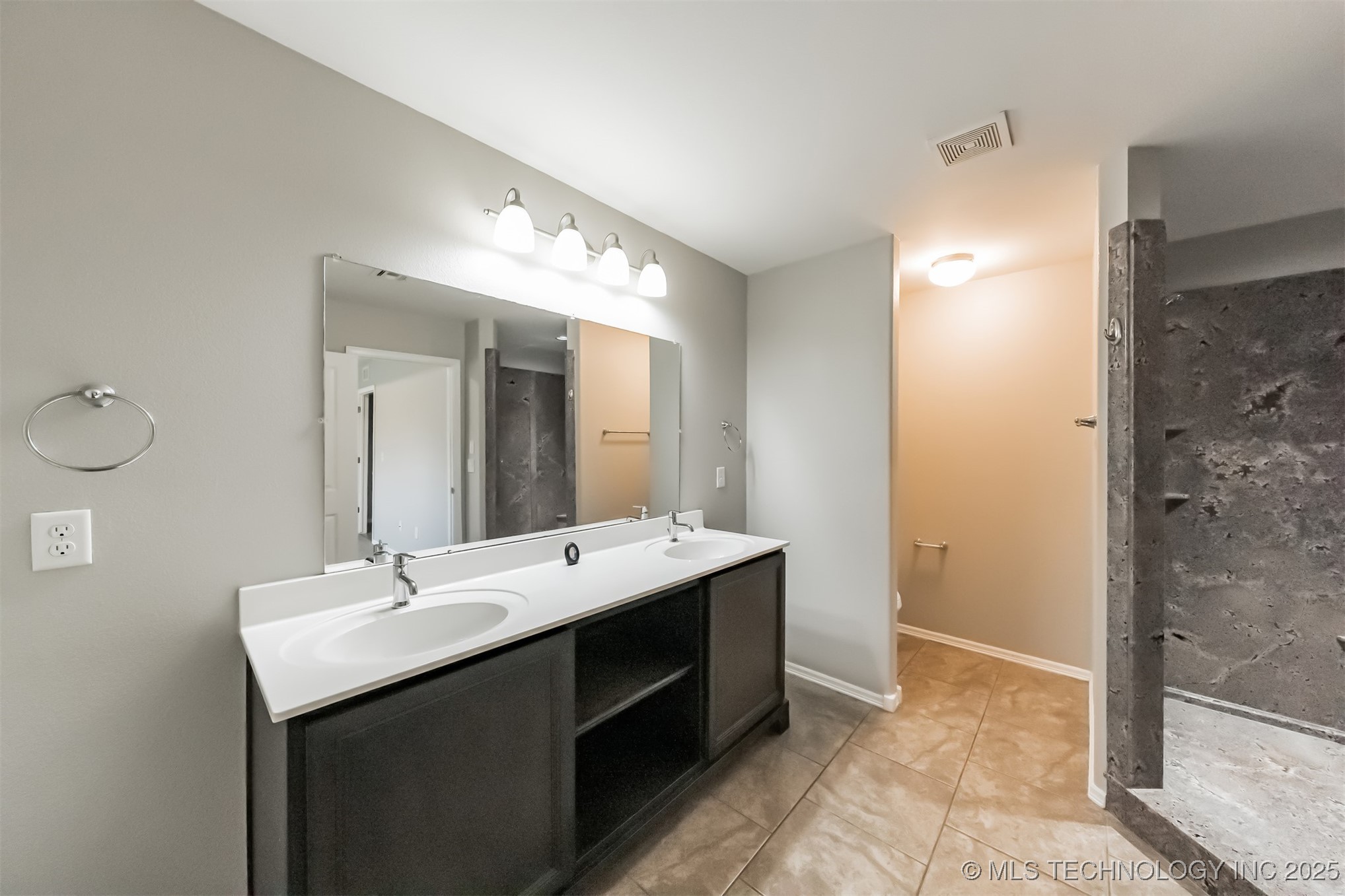 17409 E 44th Street S Property Photo 14