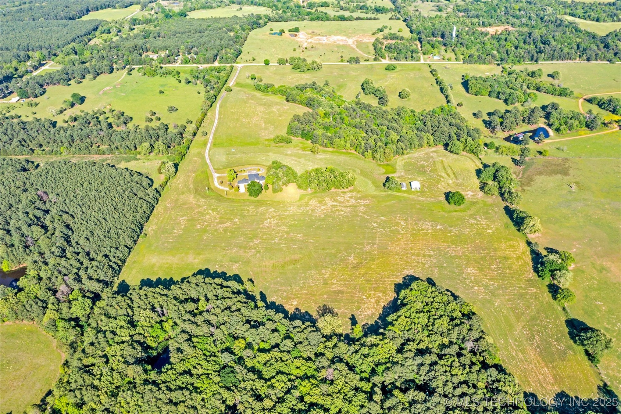 192301 N 4205 Property Photo 39