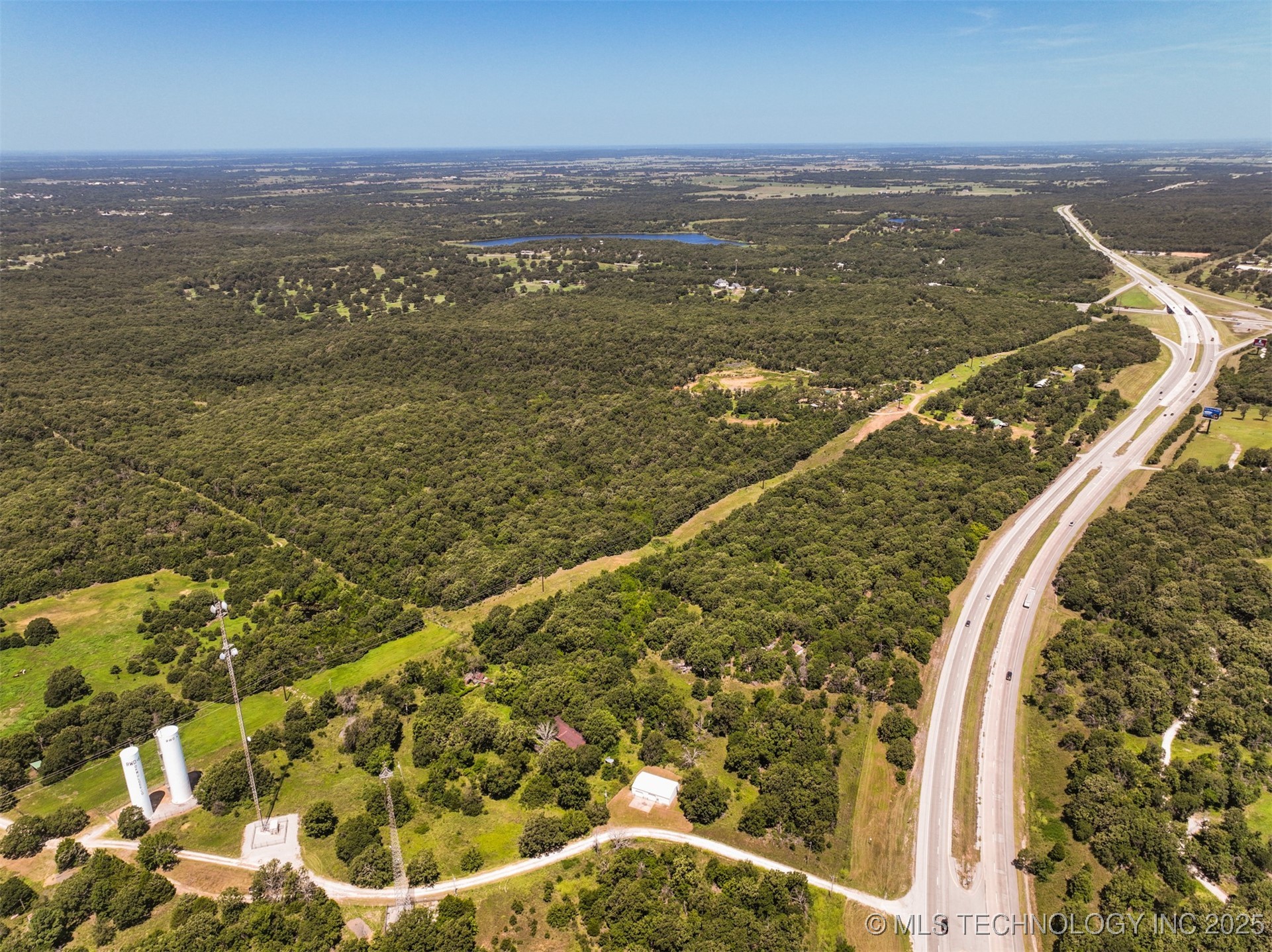 890 Road Property Photo 5