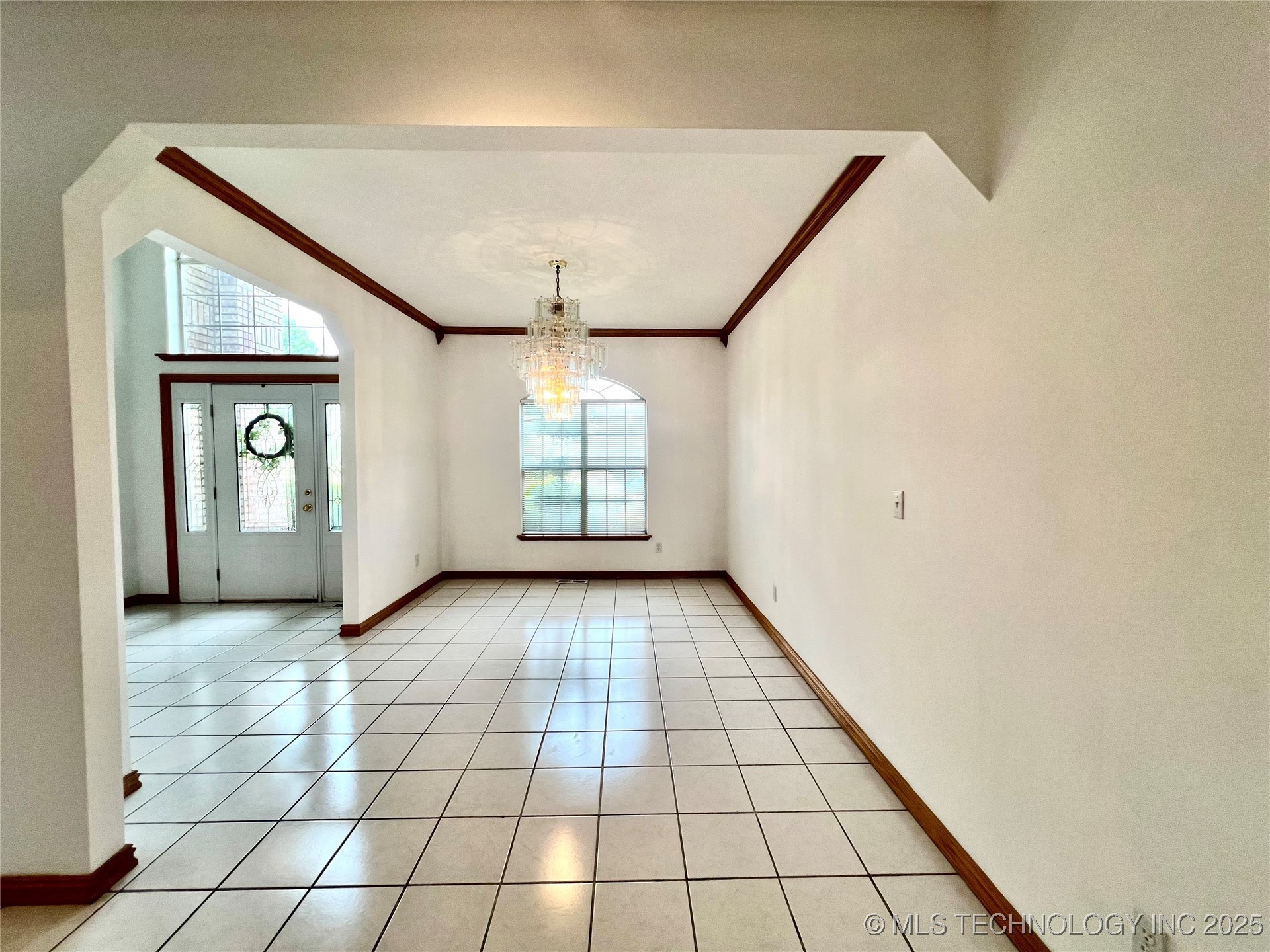 3700 Shefield Avenue Property Photo 9