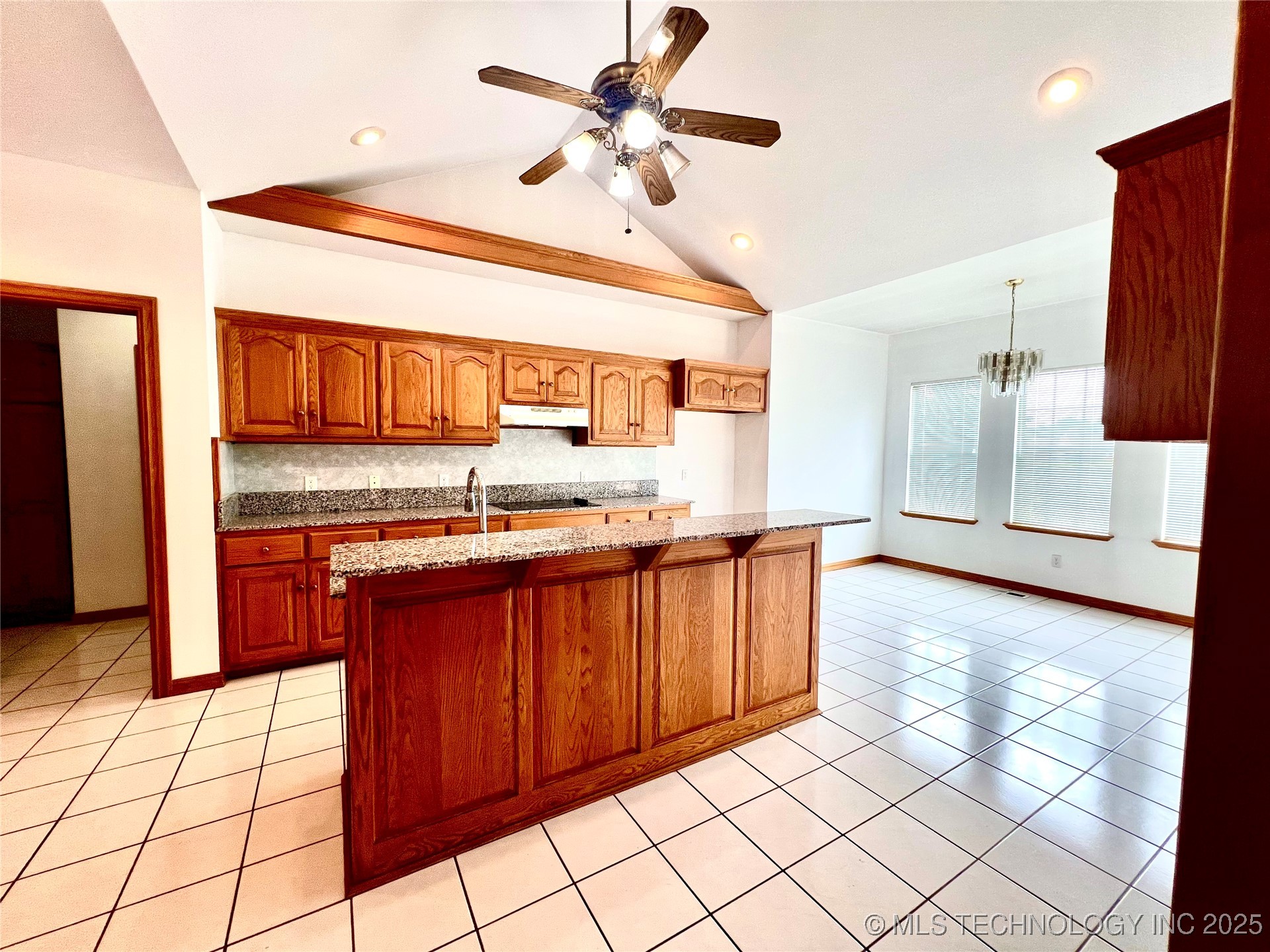 3700 Shefield Avenue Property Photo 12