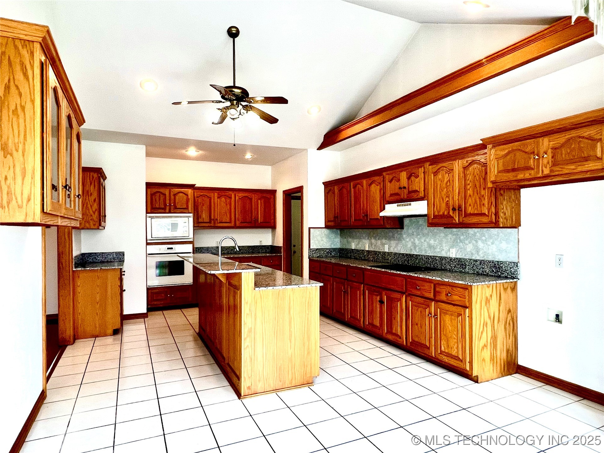 3700 Shefield Avenue Property Photo 13