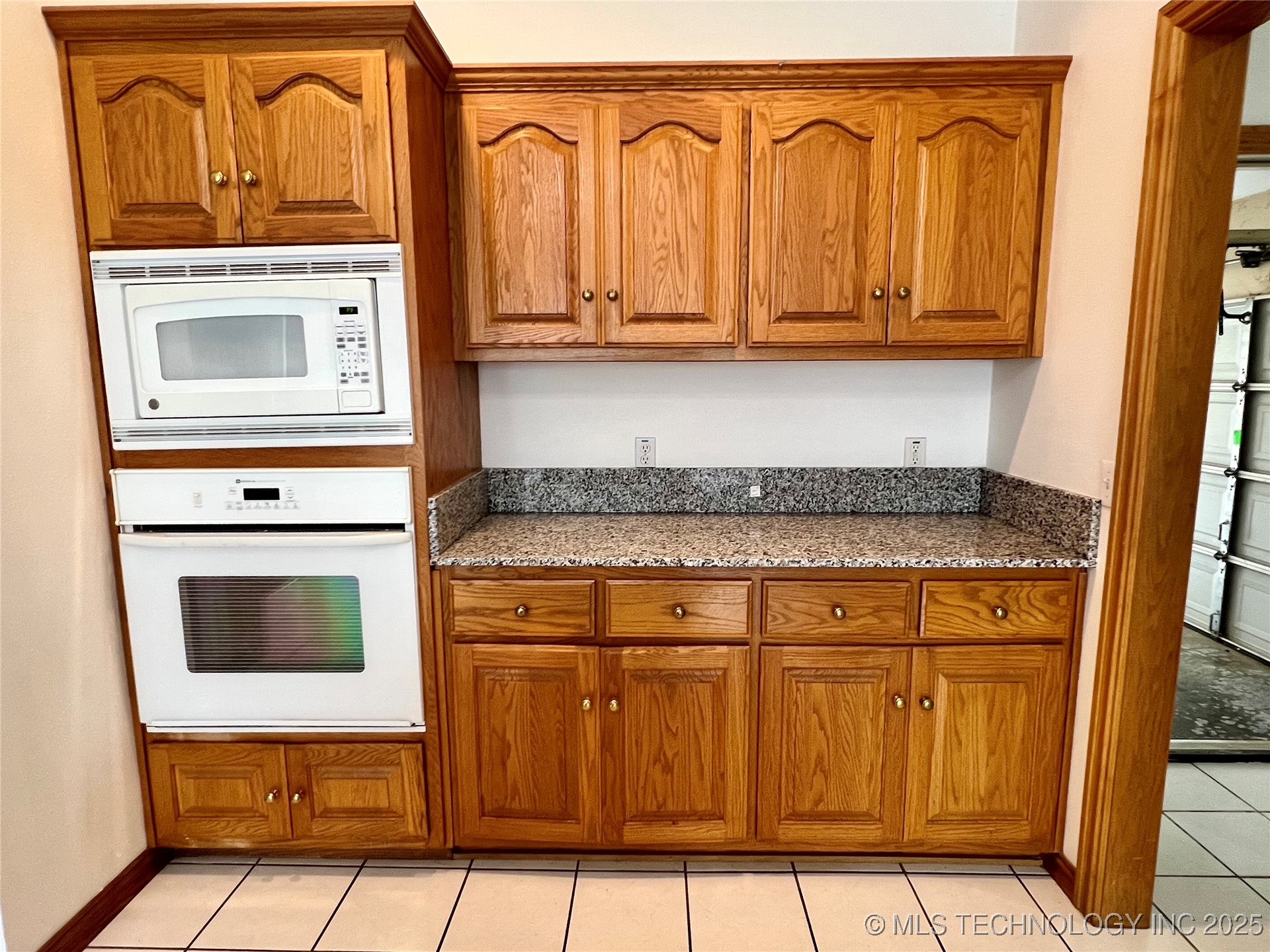 3700 Shefield Avenue Property Photo 17