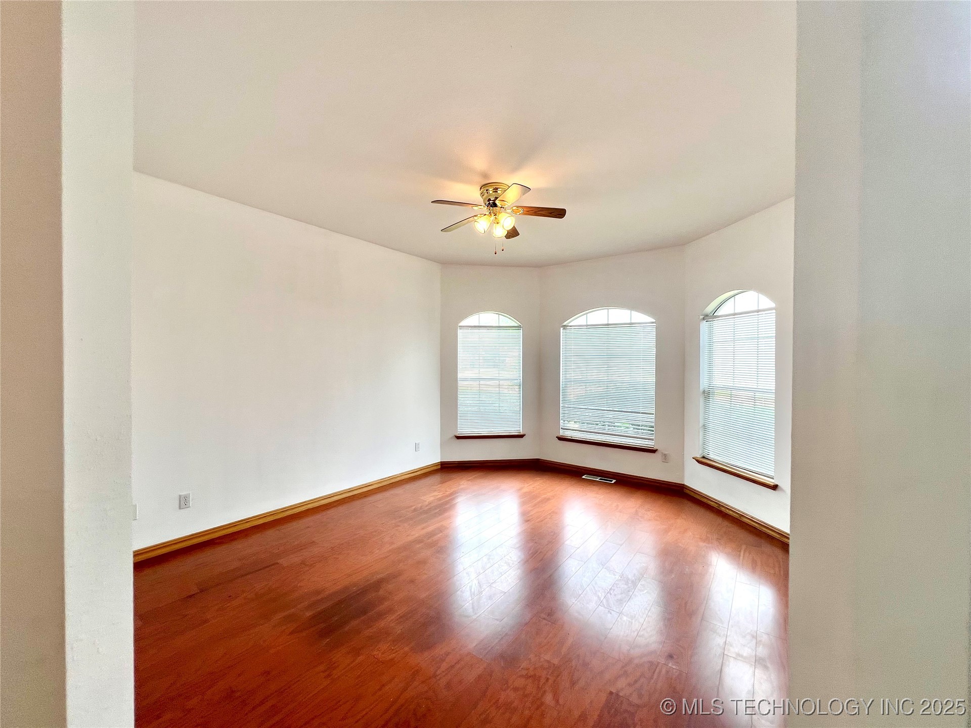 3700 Shefield Avenue Property Photo 23