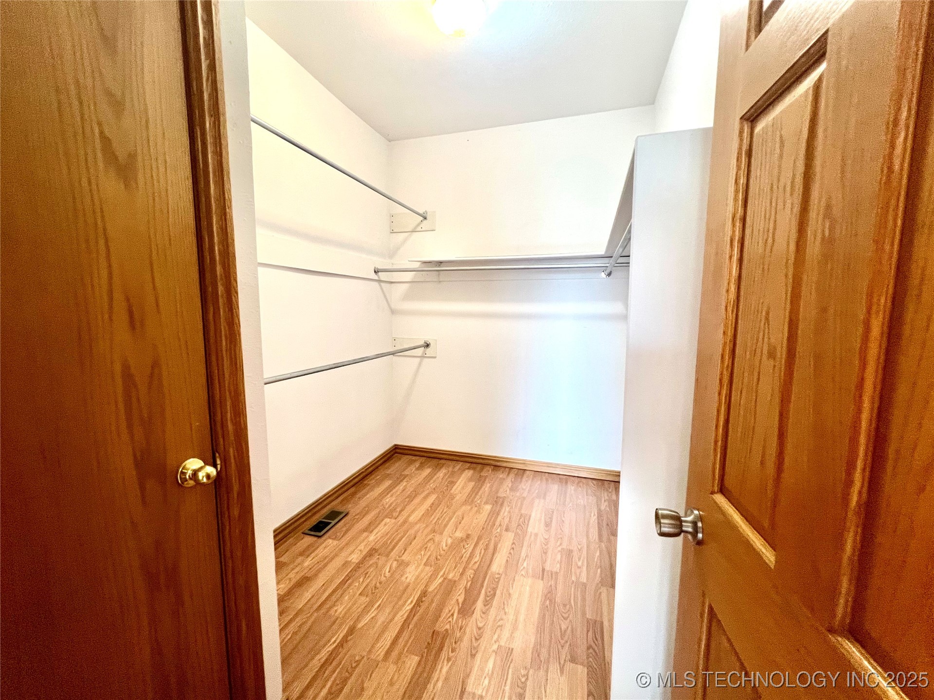 3700 Shefield Avenue Property Photo 32