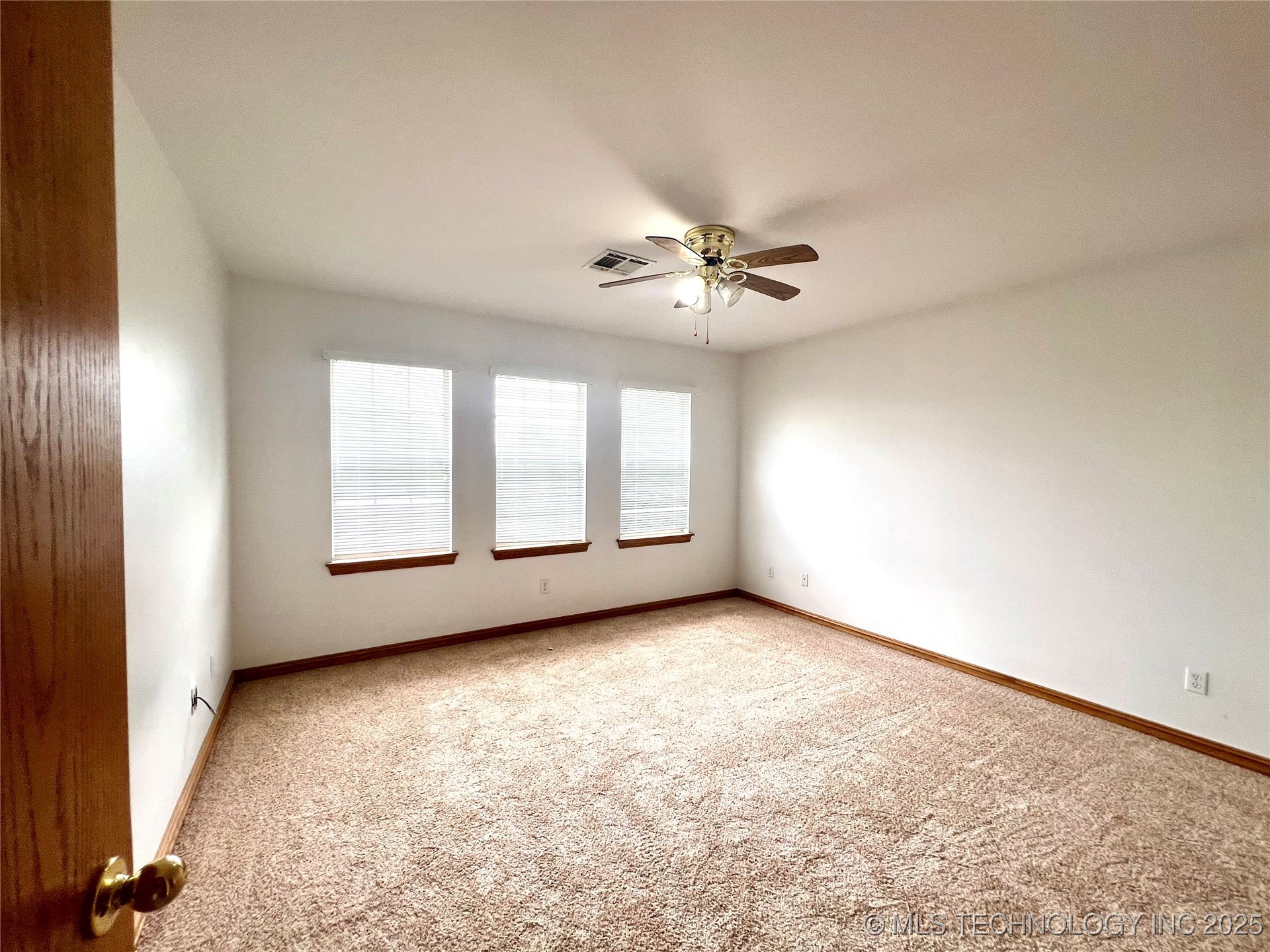 3700 Shefield Avenue Property Photo 37