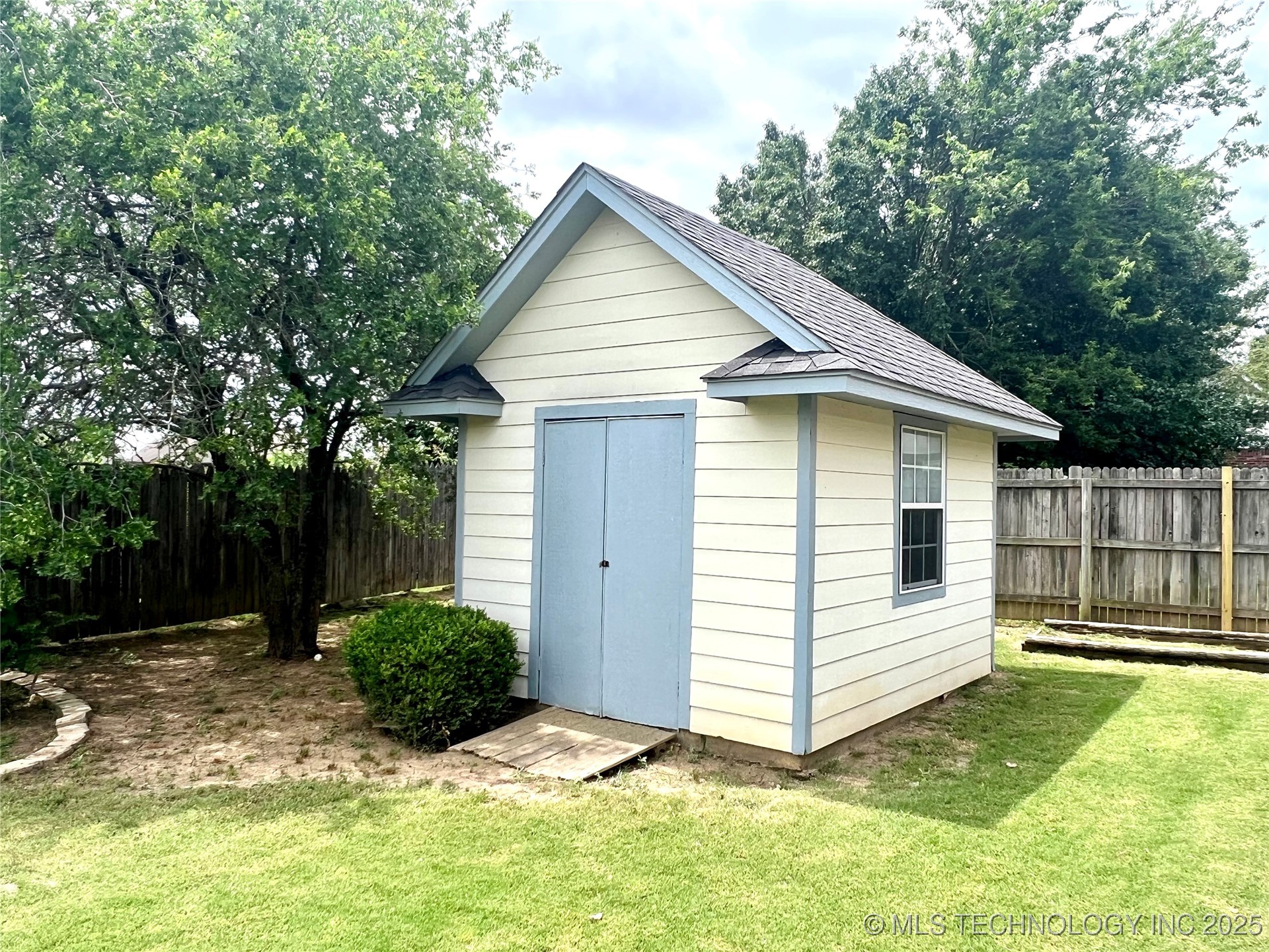 3700 Shefield Avenue Property Photo 49