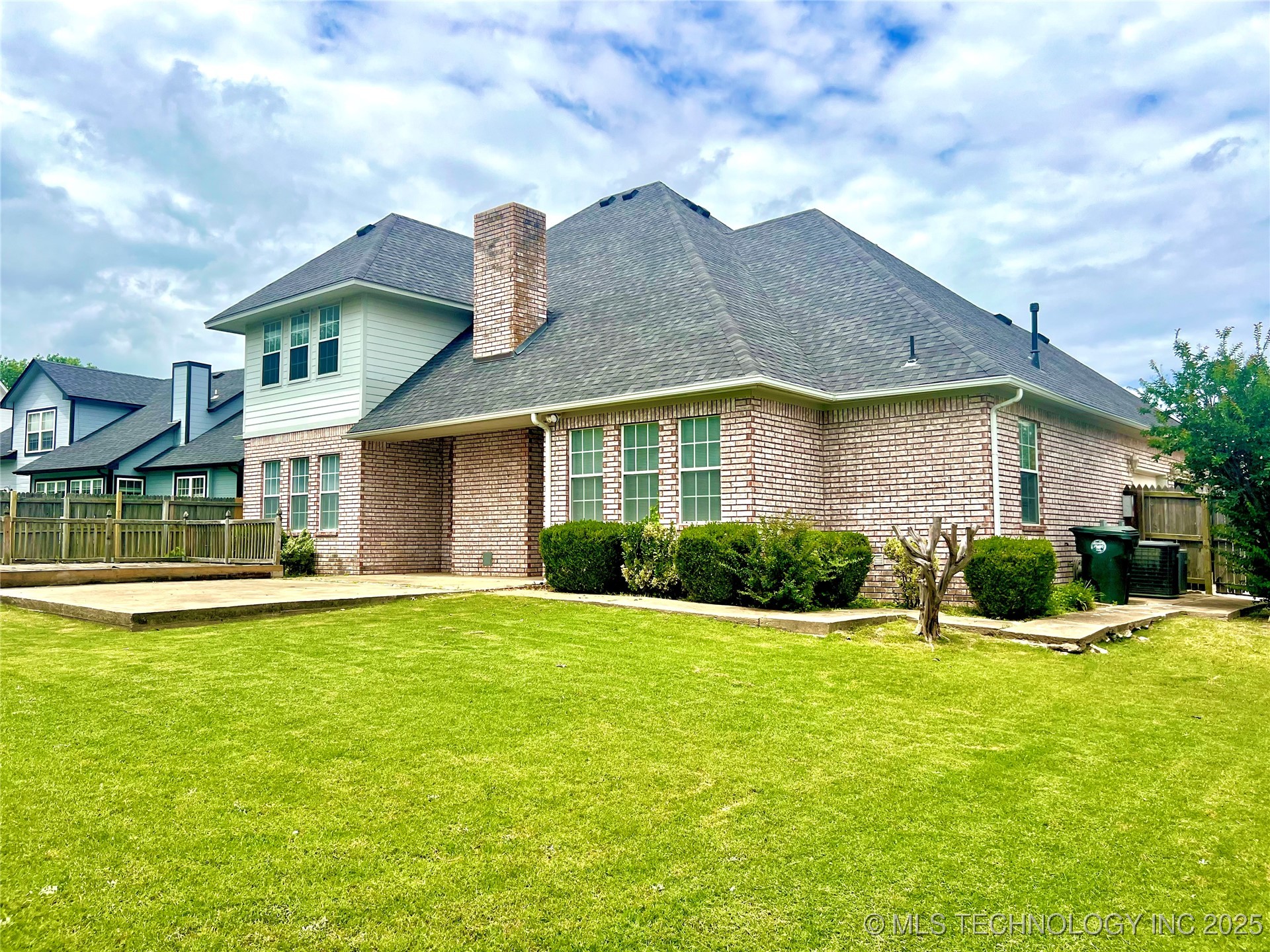 3700 Shefield Avenue Property Photo 52