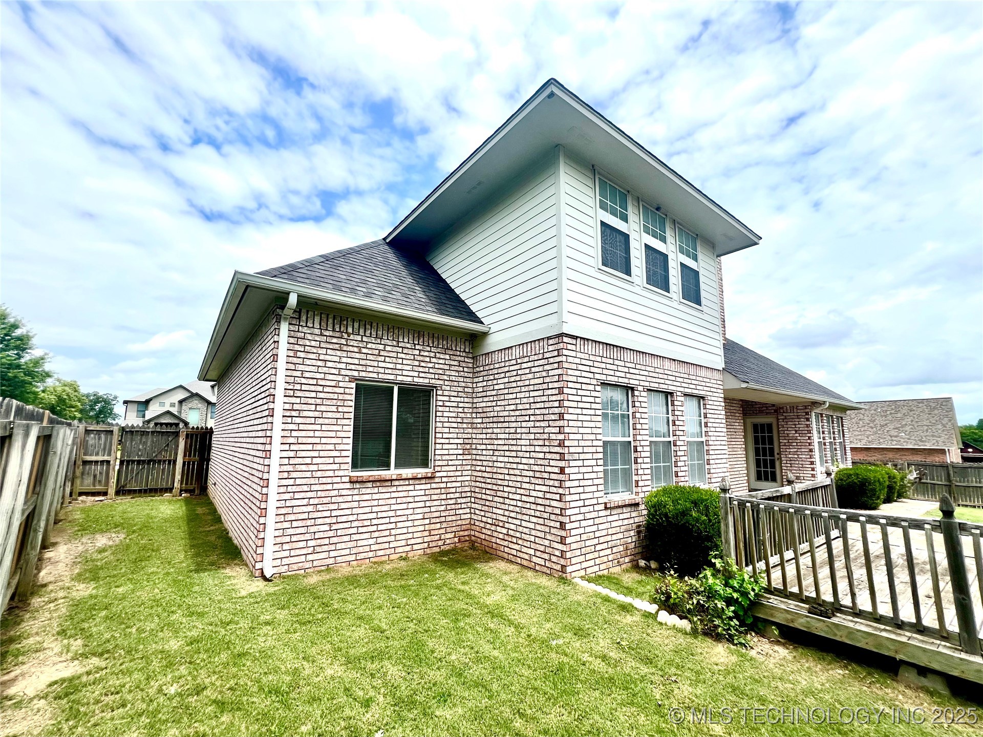 3700 Shefield Avenue Property Photo 53