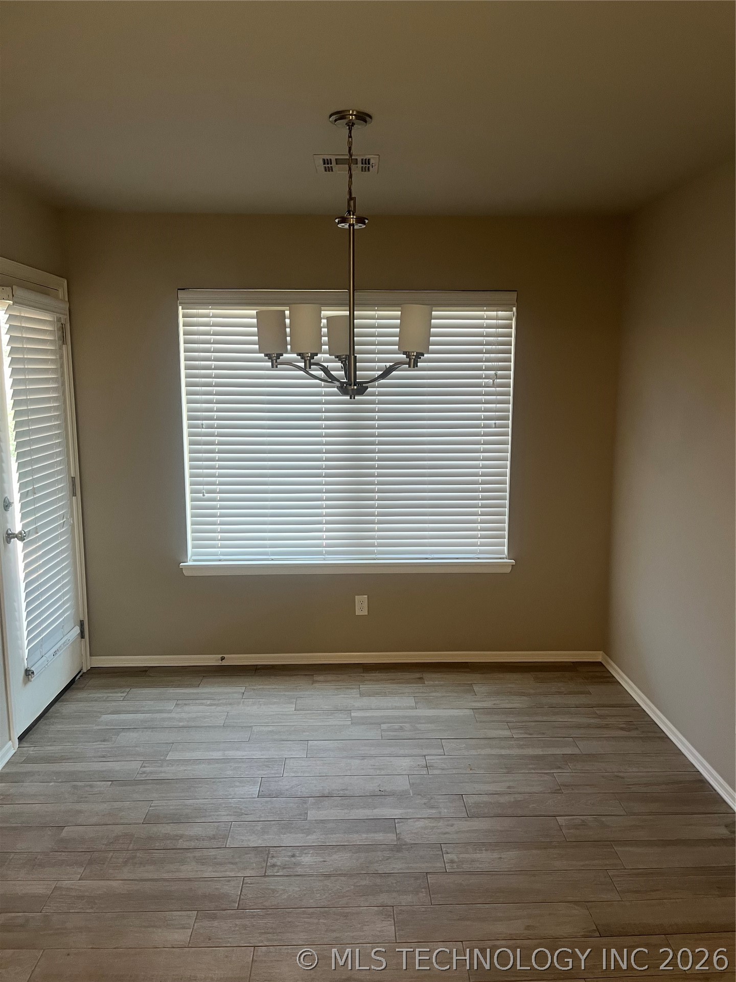 2110 W Pittsburgh Place Property Photo 6