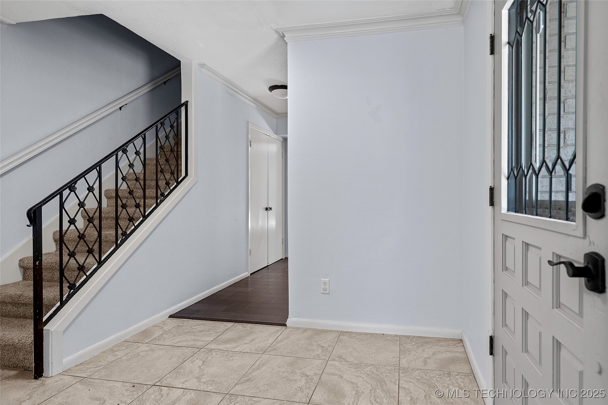 2222 Cloverleaf Place Property Photo 2