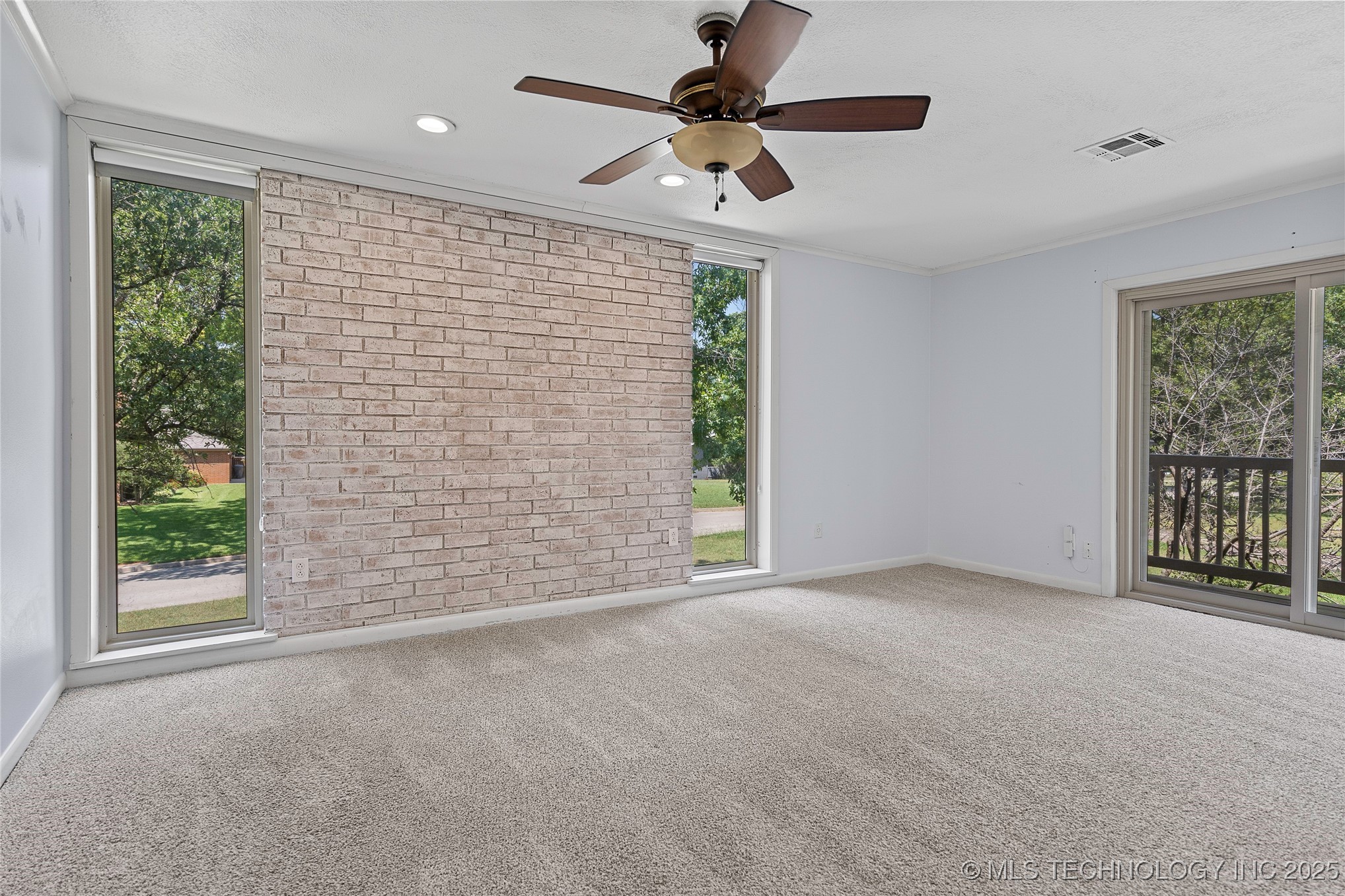 2222 Cloverleaf Place Property Photo 20