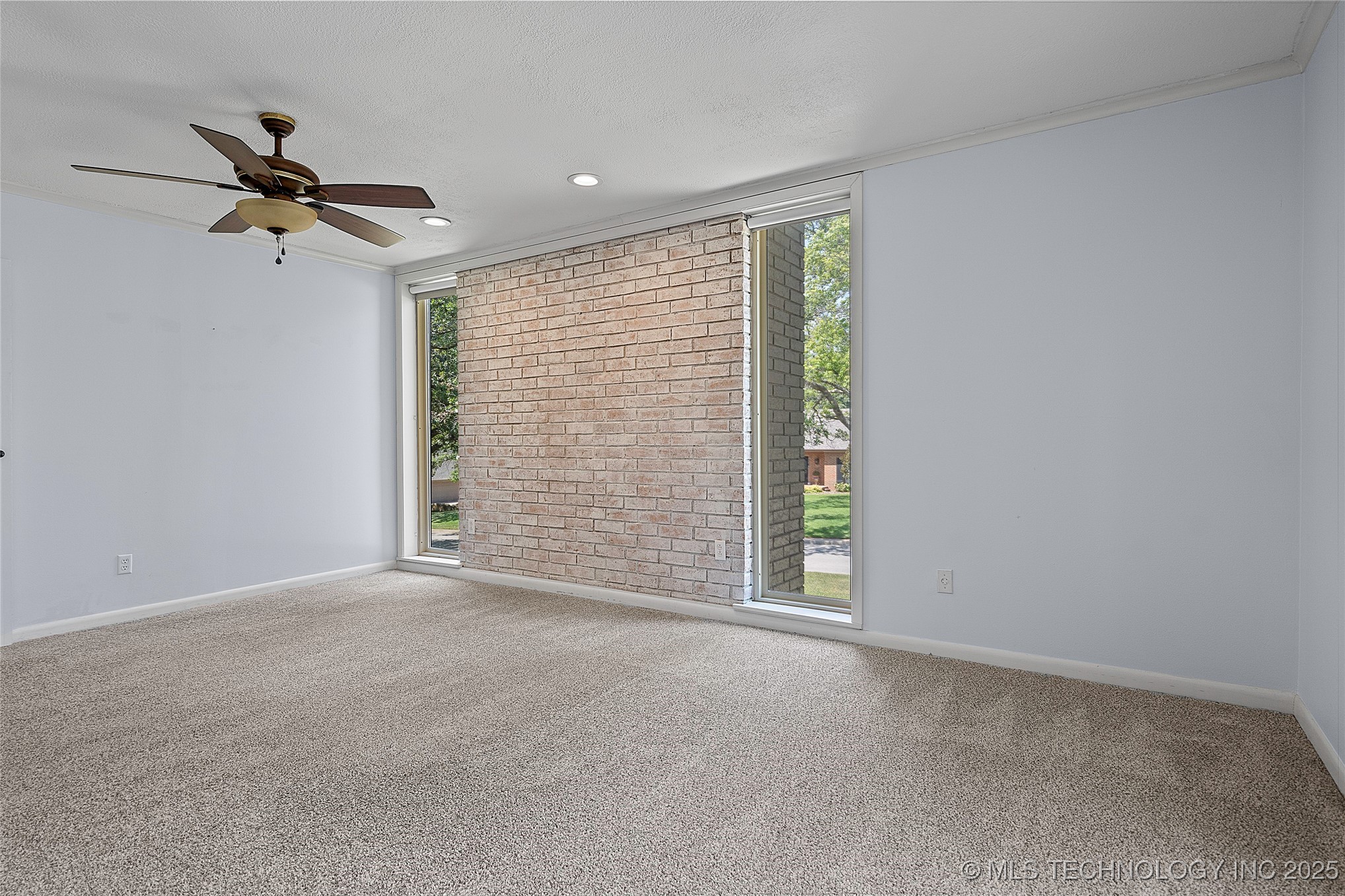 2222 Cloverleaf Place Property Photo 22