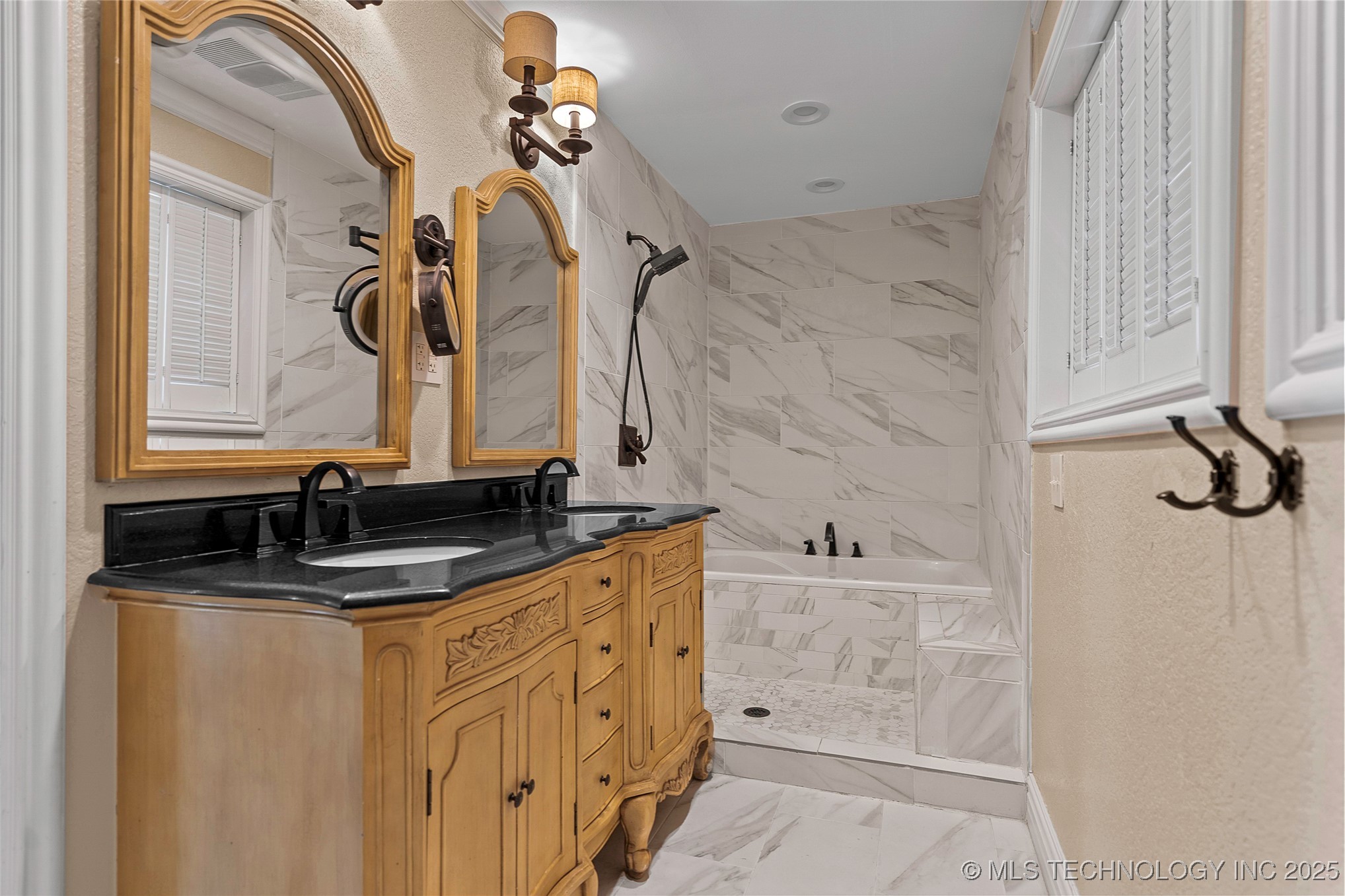 2222 Cloverleaf Place Property Photo 23