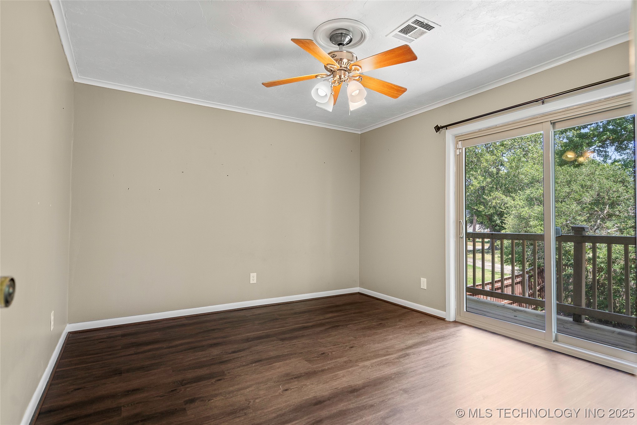 2222 Cloverleaf Place Property Photo 25