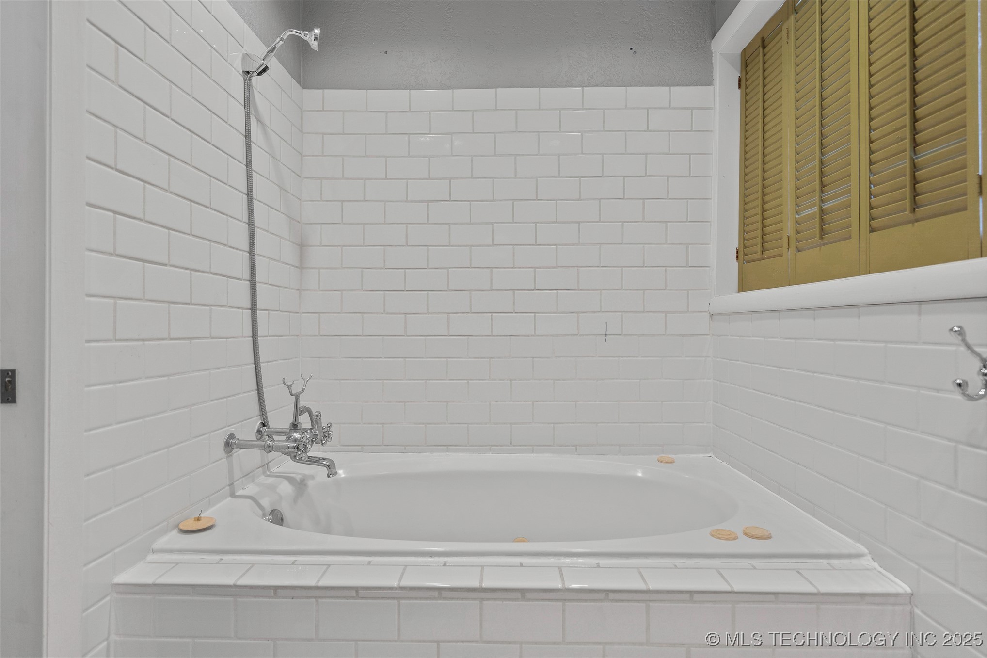 2222 Cloverleaf Place Property Photo 32