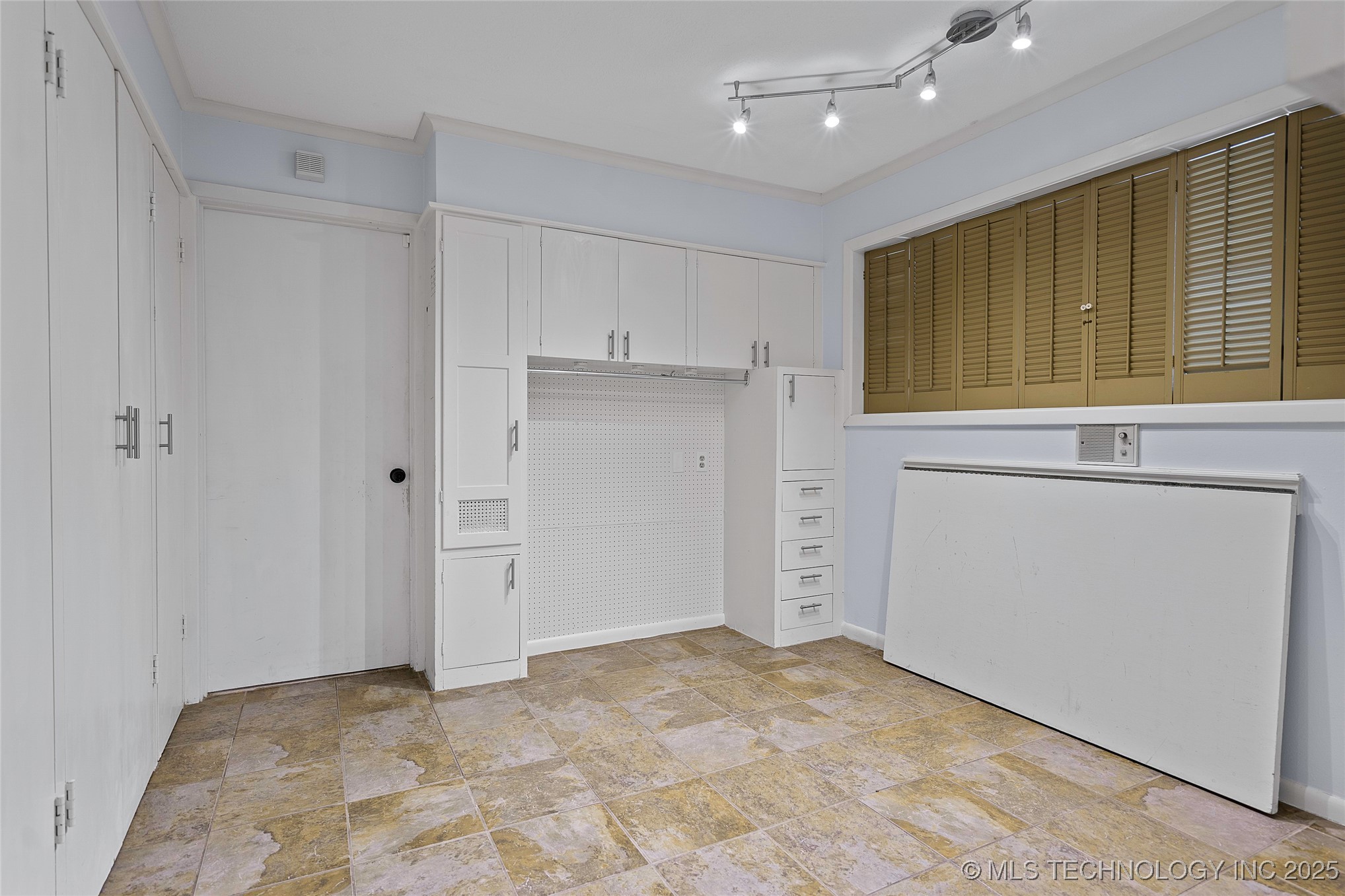 2222 Cloverleaf Place Property Photo 37