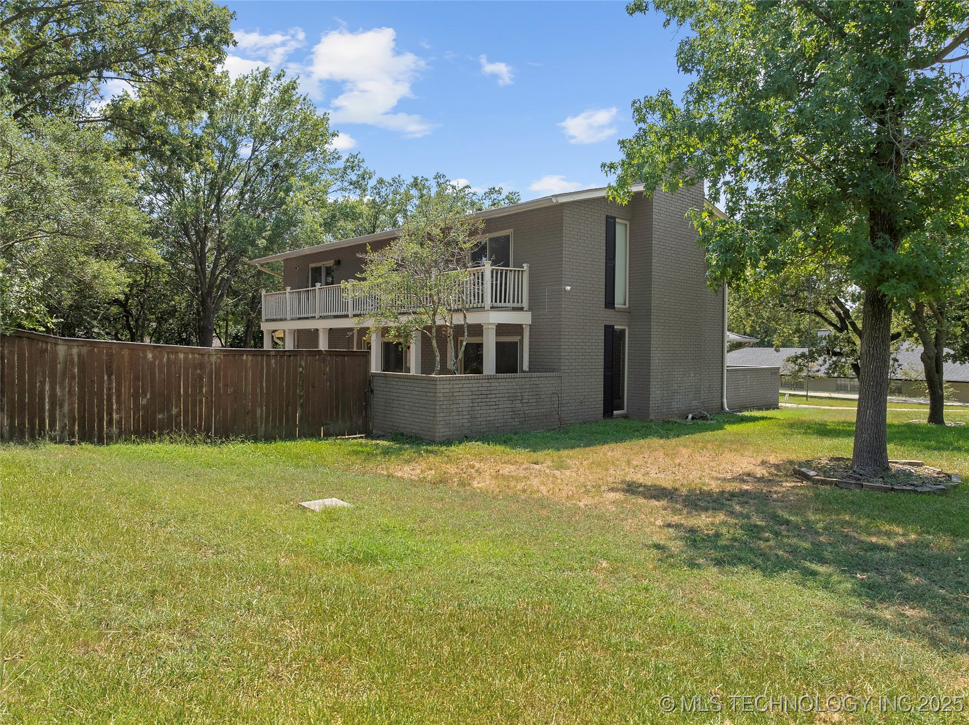 2222 Cloverleaf Place Property Photo 39