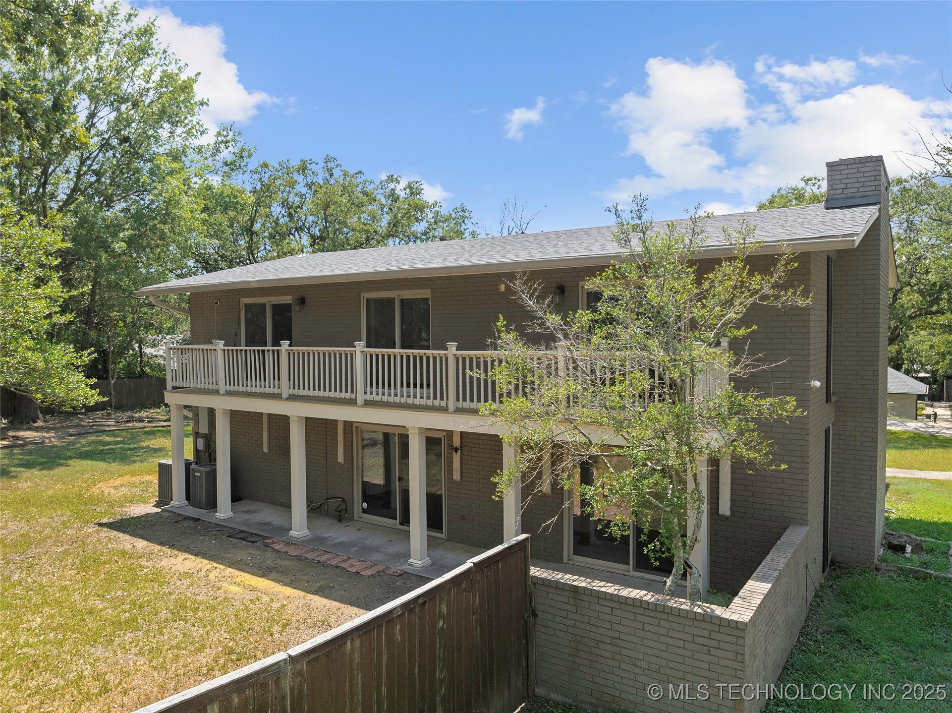 2222 Cloverleaf Place Property Photo 40