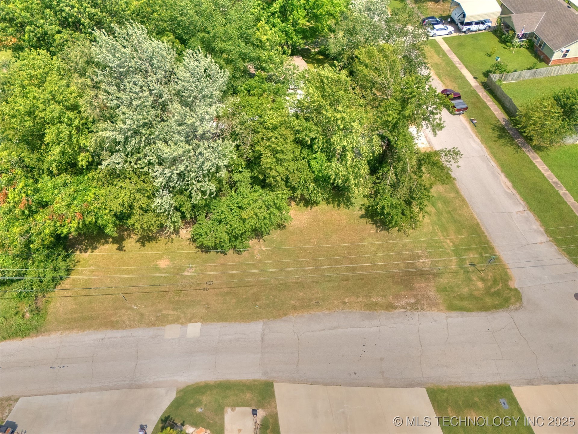 101 E 1st Street Property Photo 2