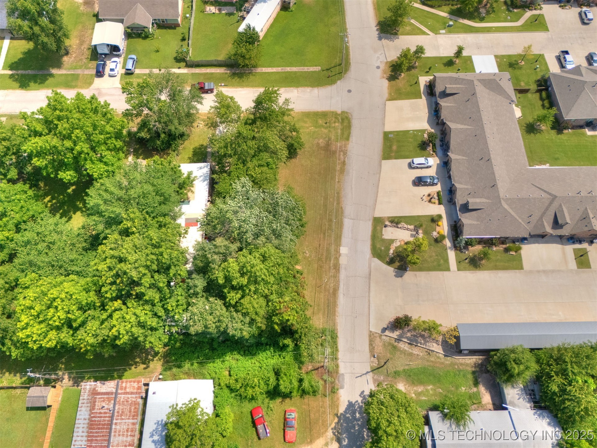 101 E 1st Street Property Photo 5