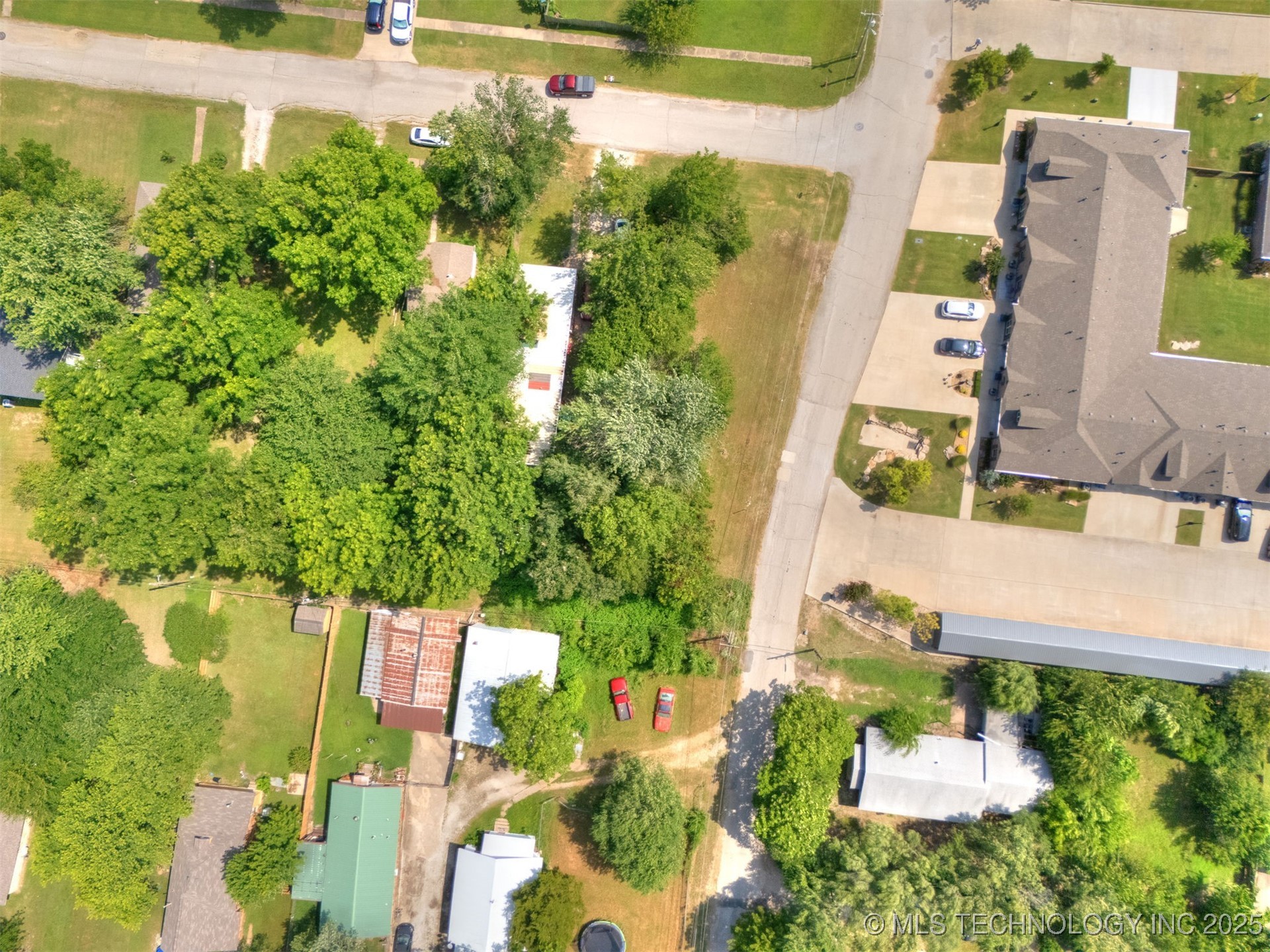 101 E 1st Street Property Photo 8