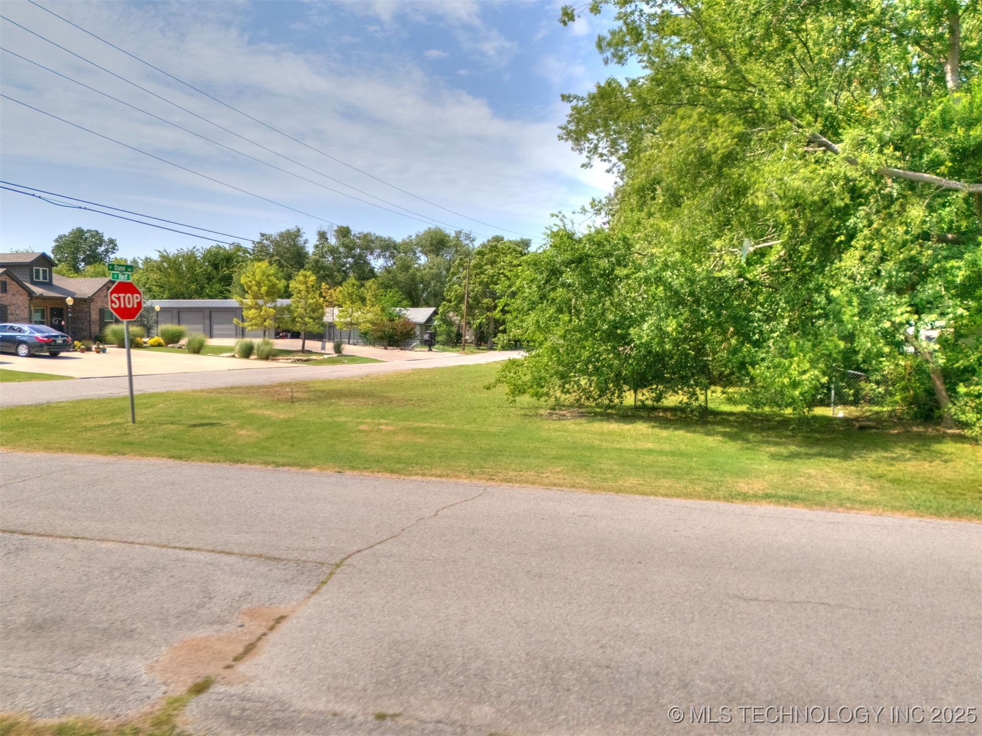 101 E 1st Street Property Photo 10