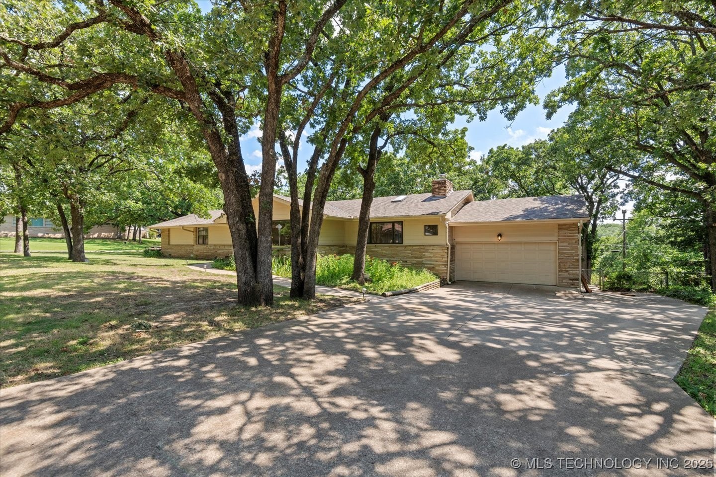 3321 Woodland Road Property Photo 3