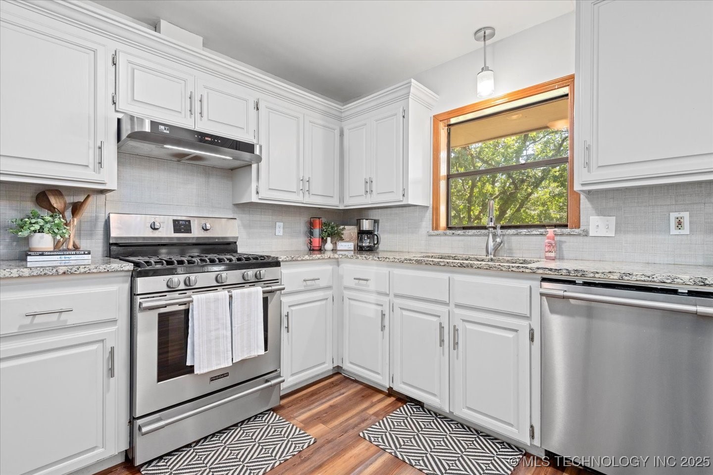 3321 Woodland Road Property Photo 9