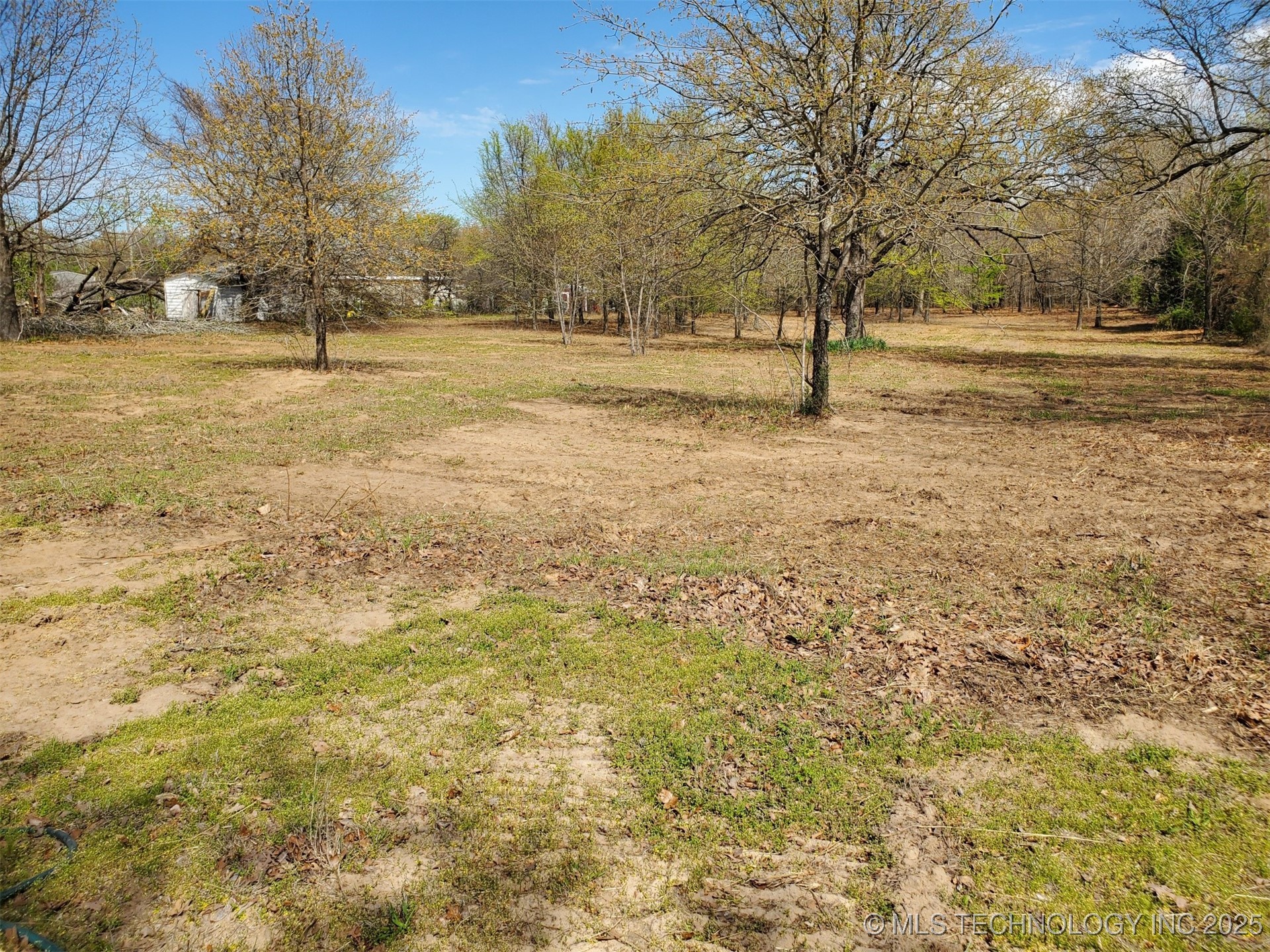 421041 E 1169 Road Property Photo 4
